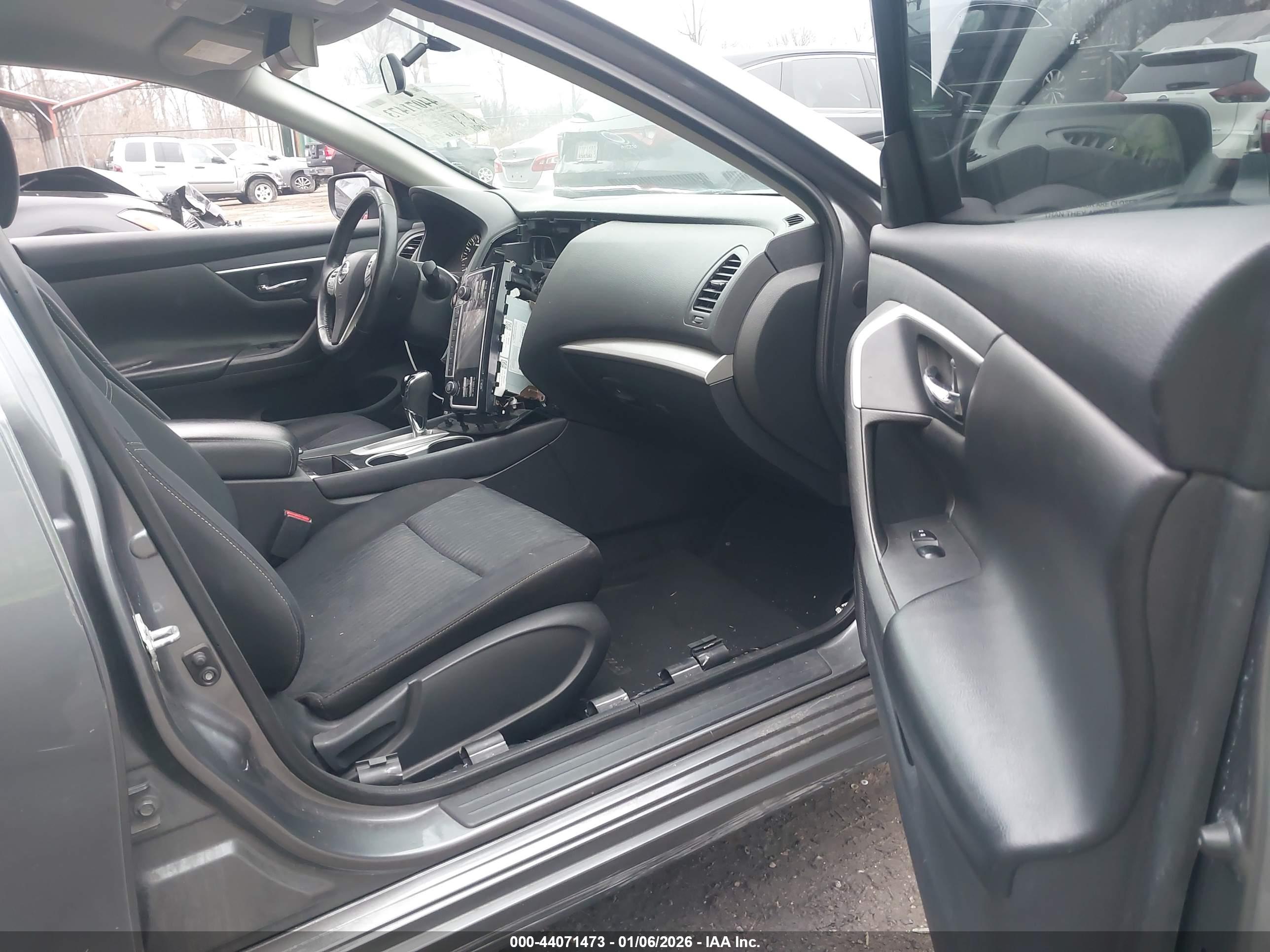 NISSAN ALTIMA image 5