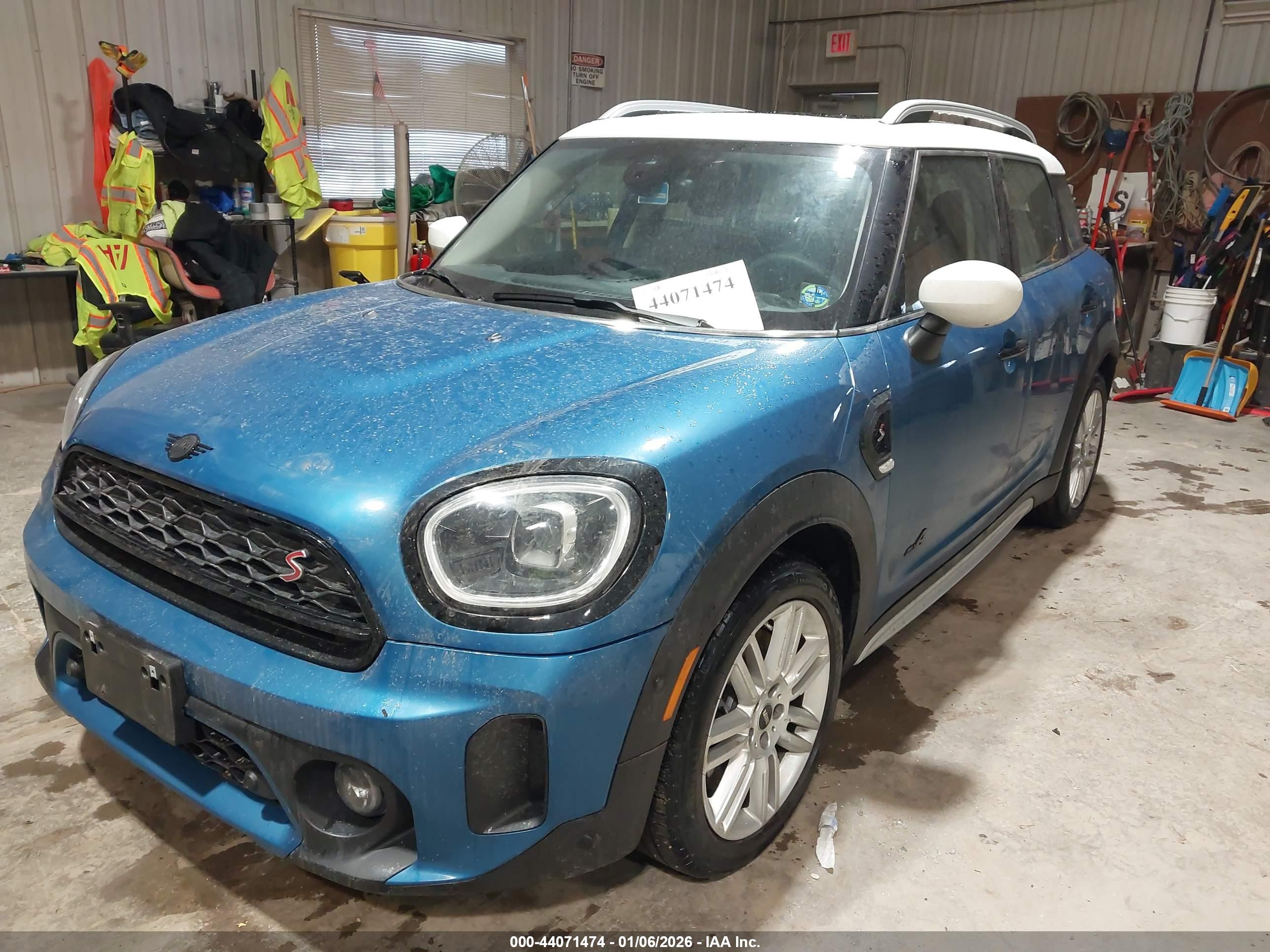 MINI COUNTRYMAN image 2