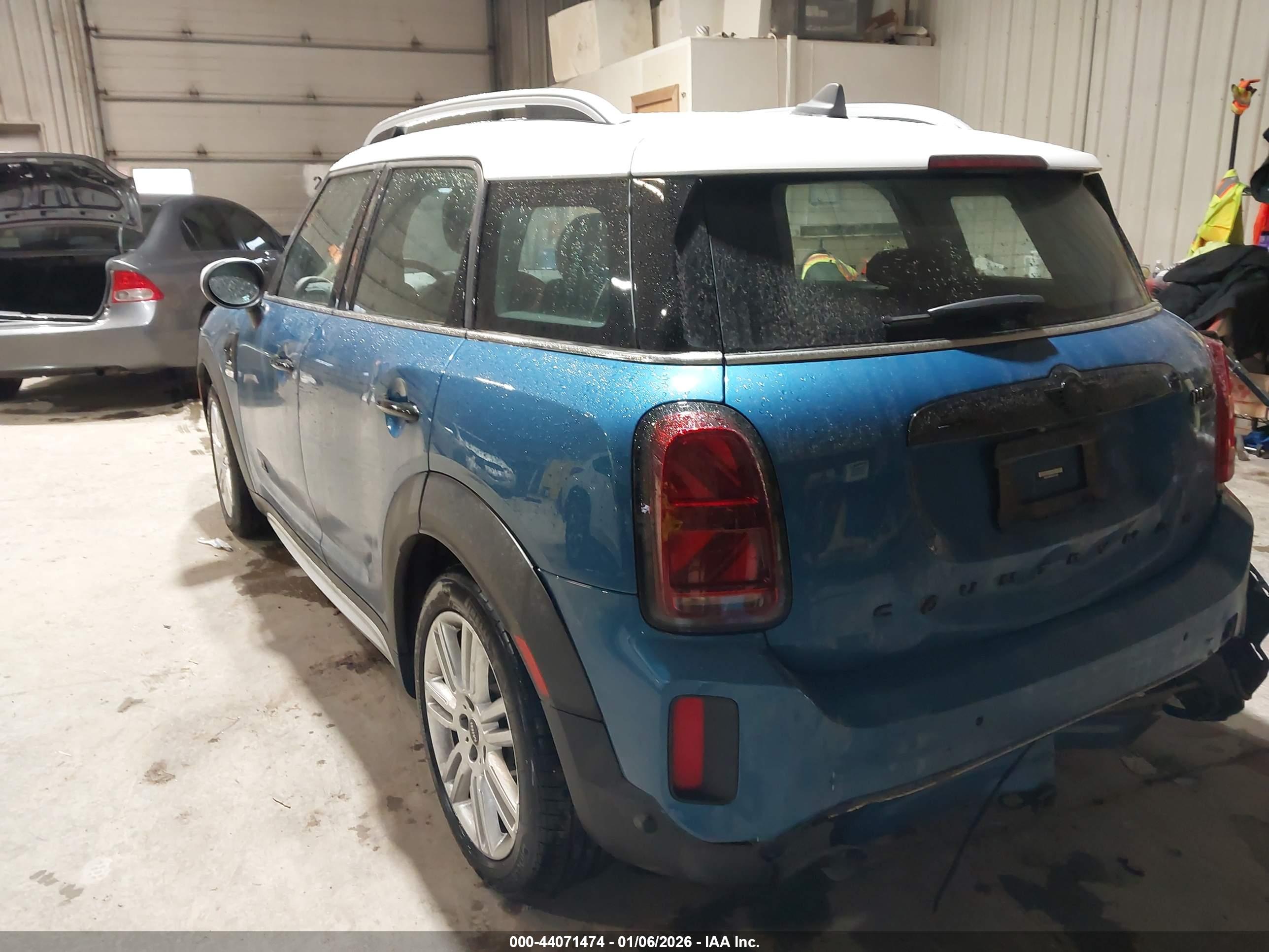MINI COUNTRYMAN image 3