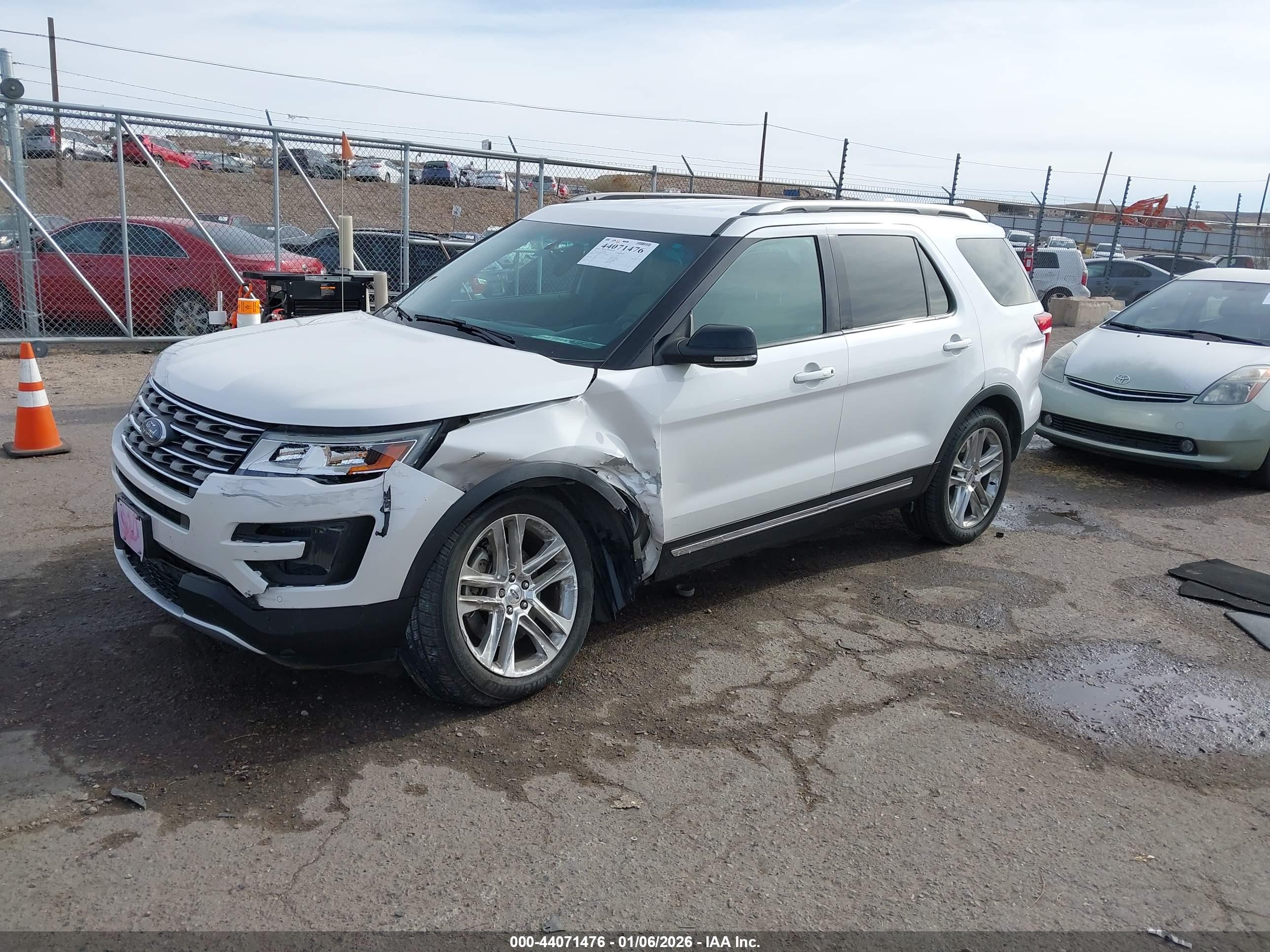FORD EXPLORER image 2