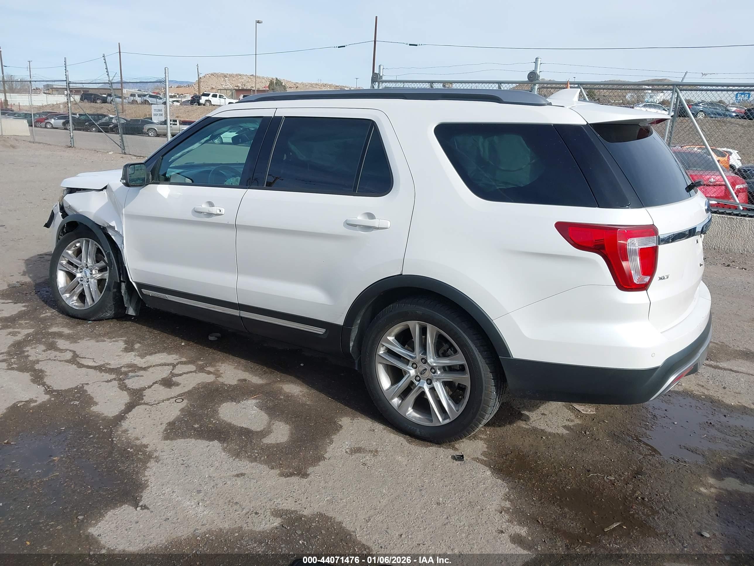 FORD EXPLORER image 3