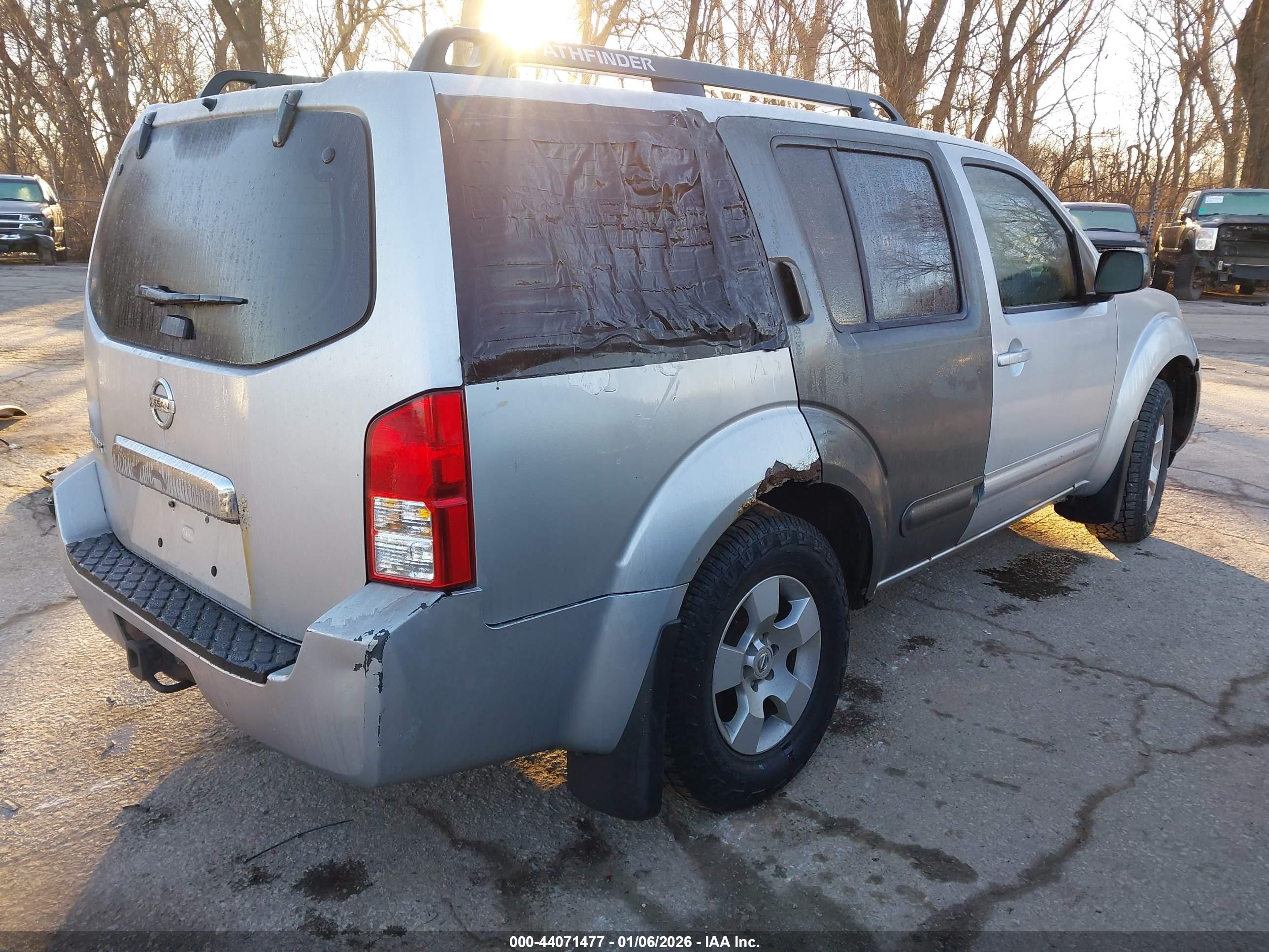 NISSAN PATHFINDER image 4