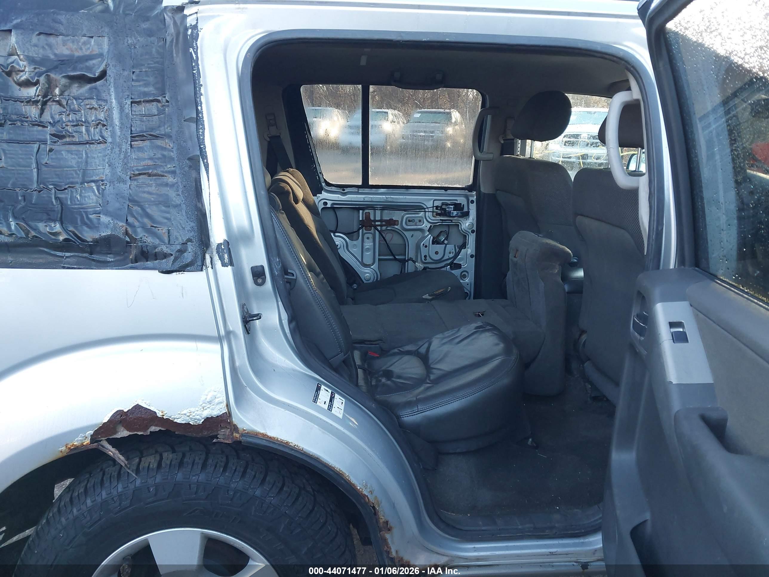 NISSAN PATHFINDER image 8