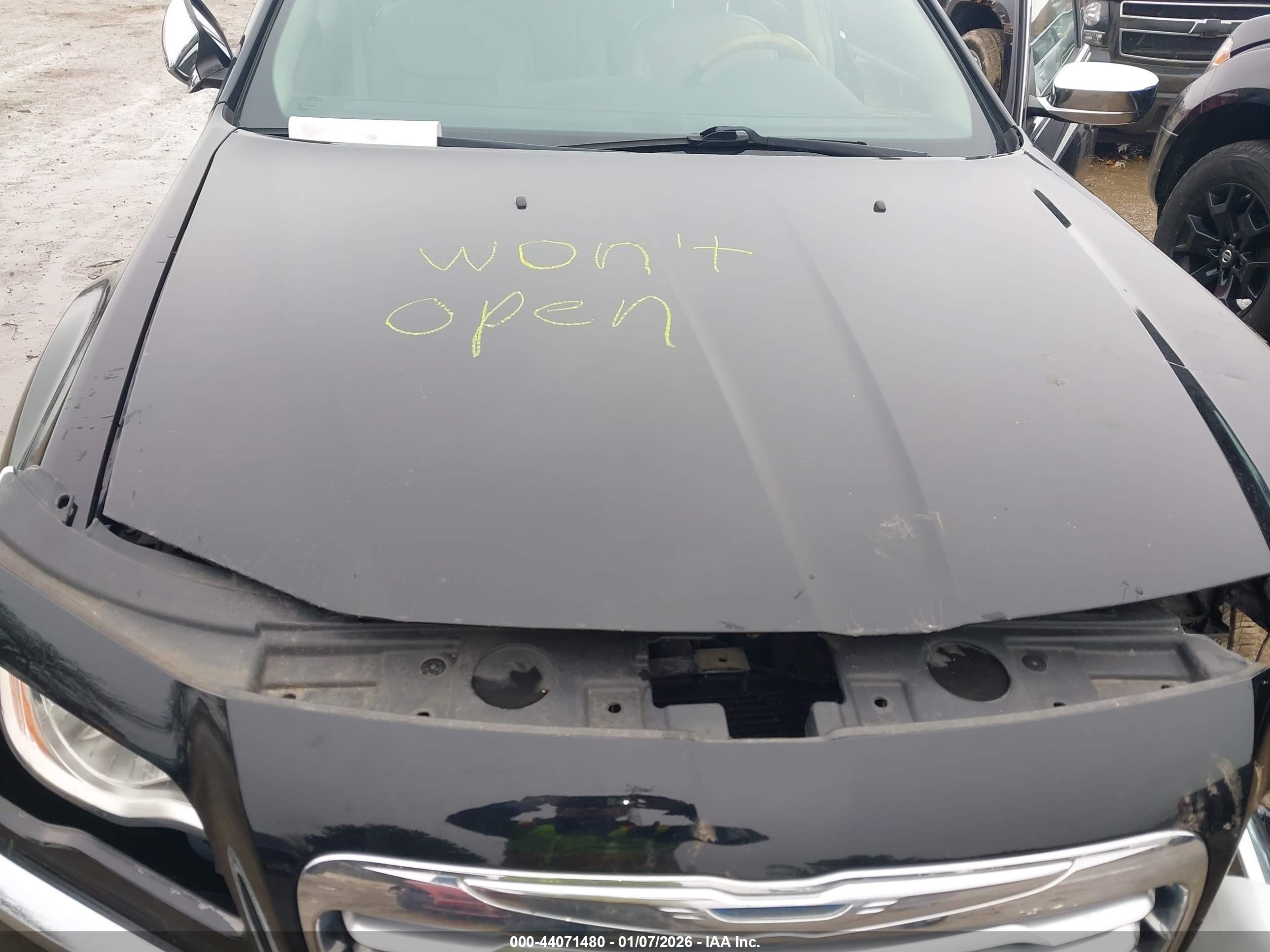 CHRYSLER 300C image 10