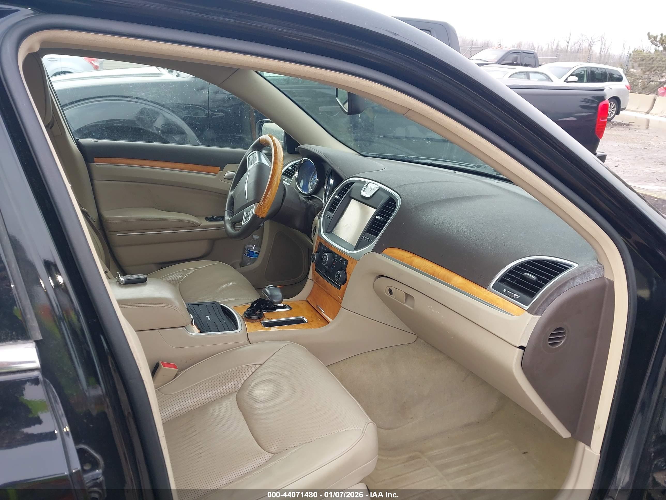 CHRYSLER 300C image 5