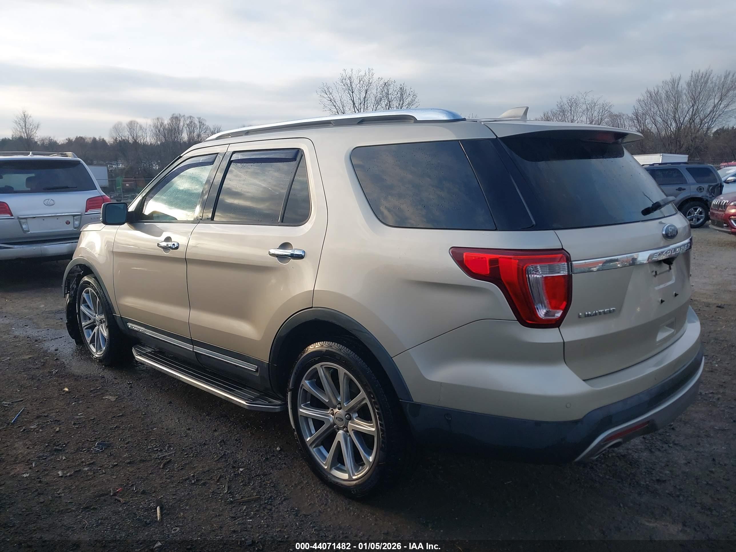 FORD EXPLORER image 3