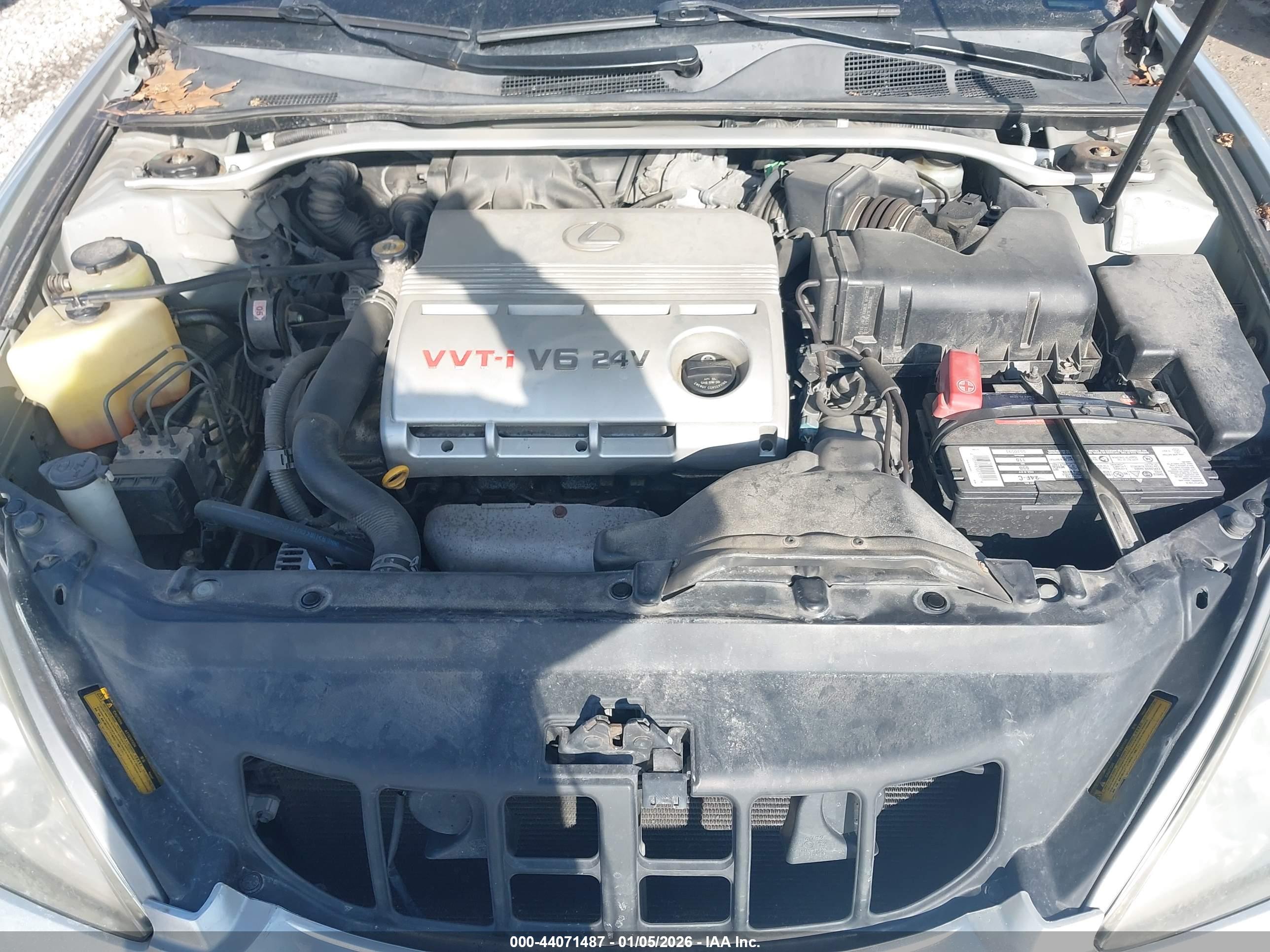 LEXUS ES image 10