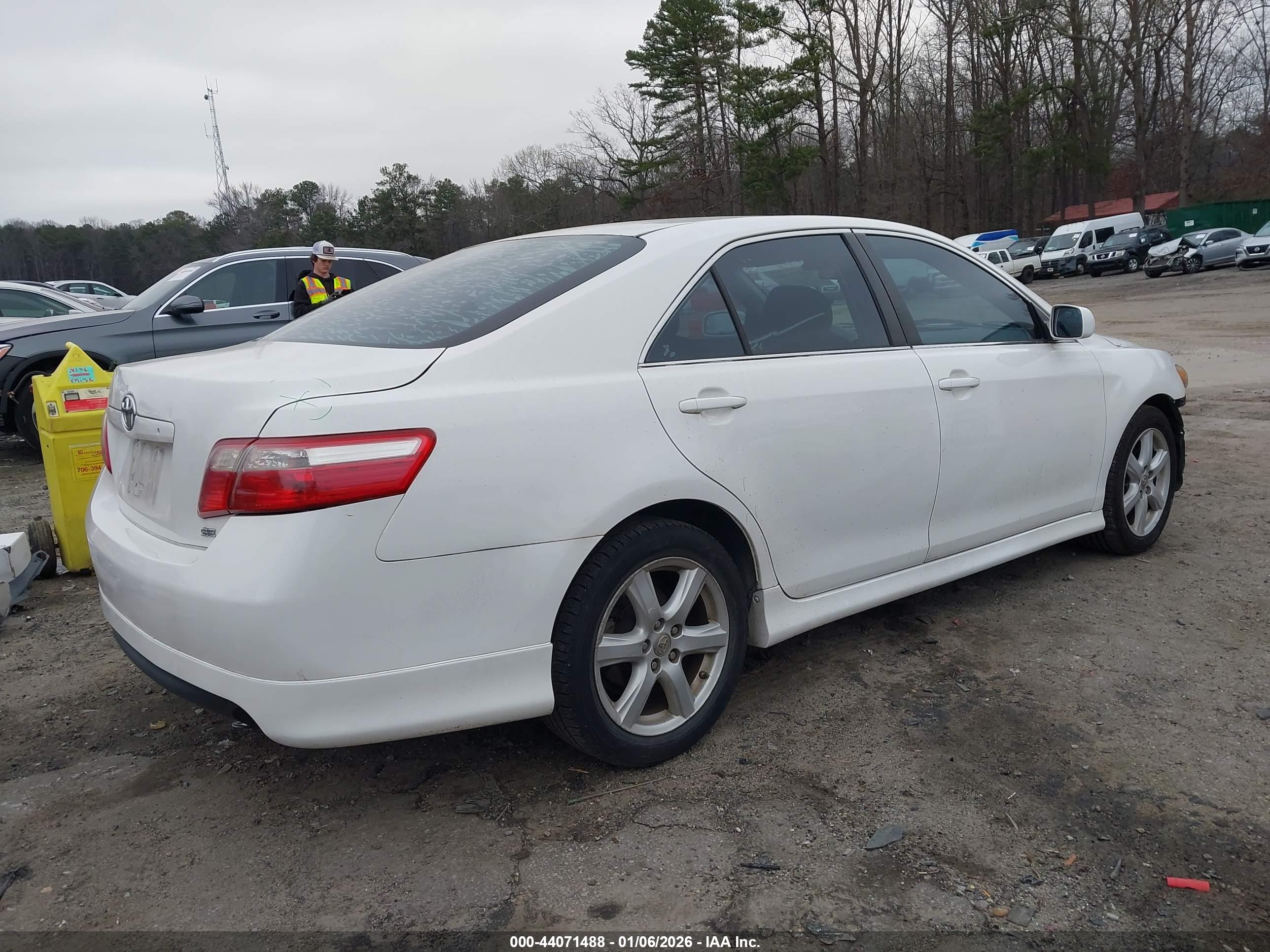 TOYOTA CAMRY image 4