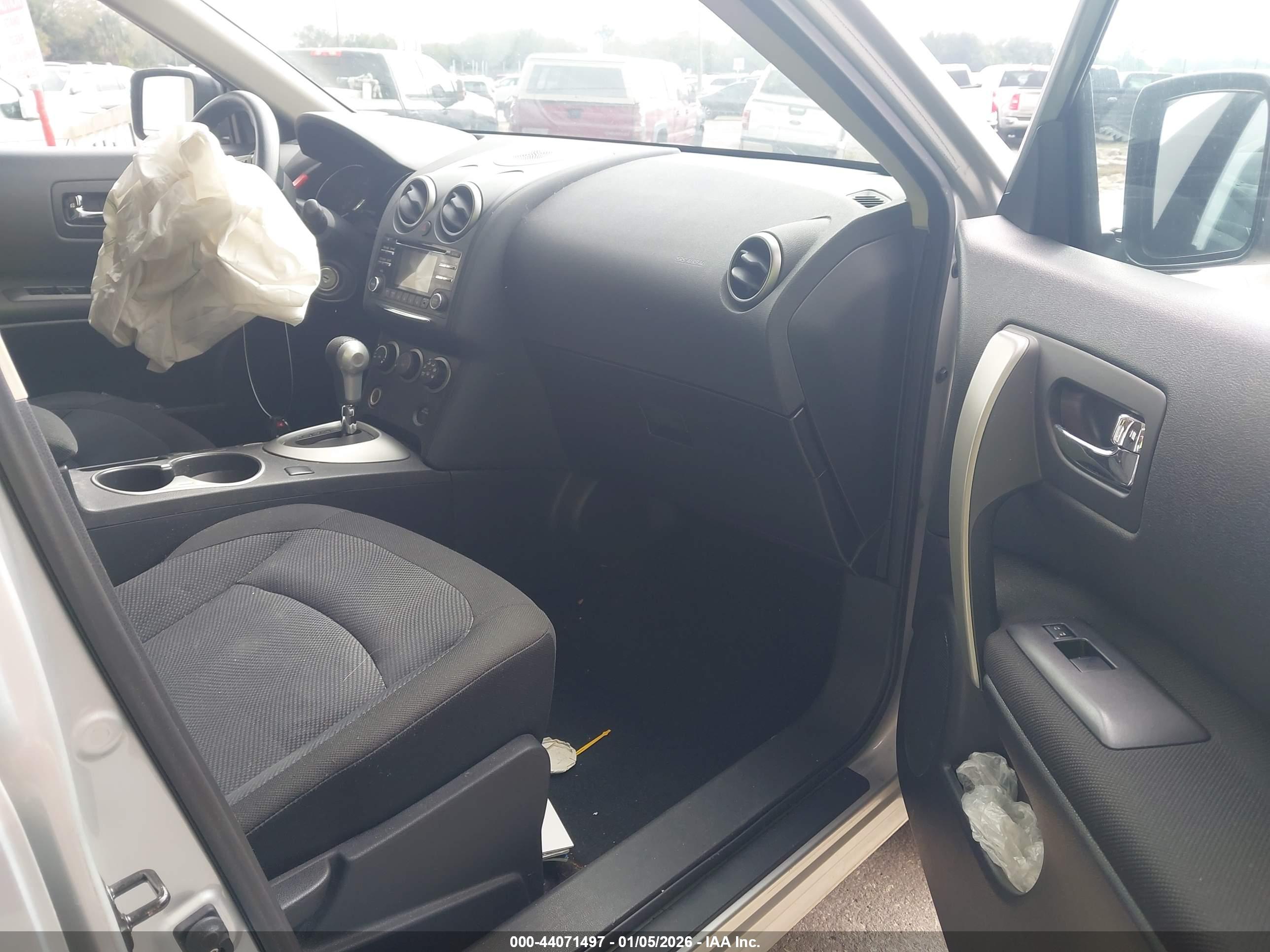 NISSAN ROGUE image 5