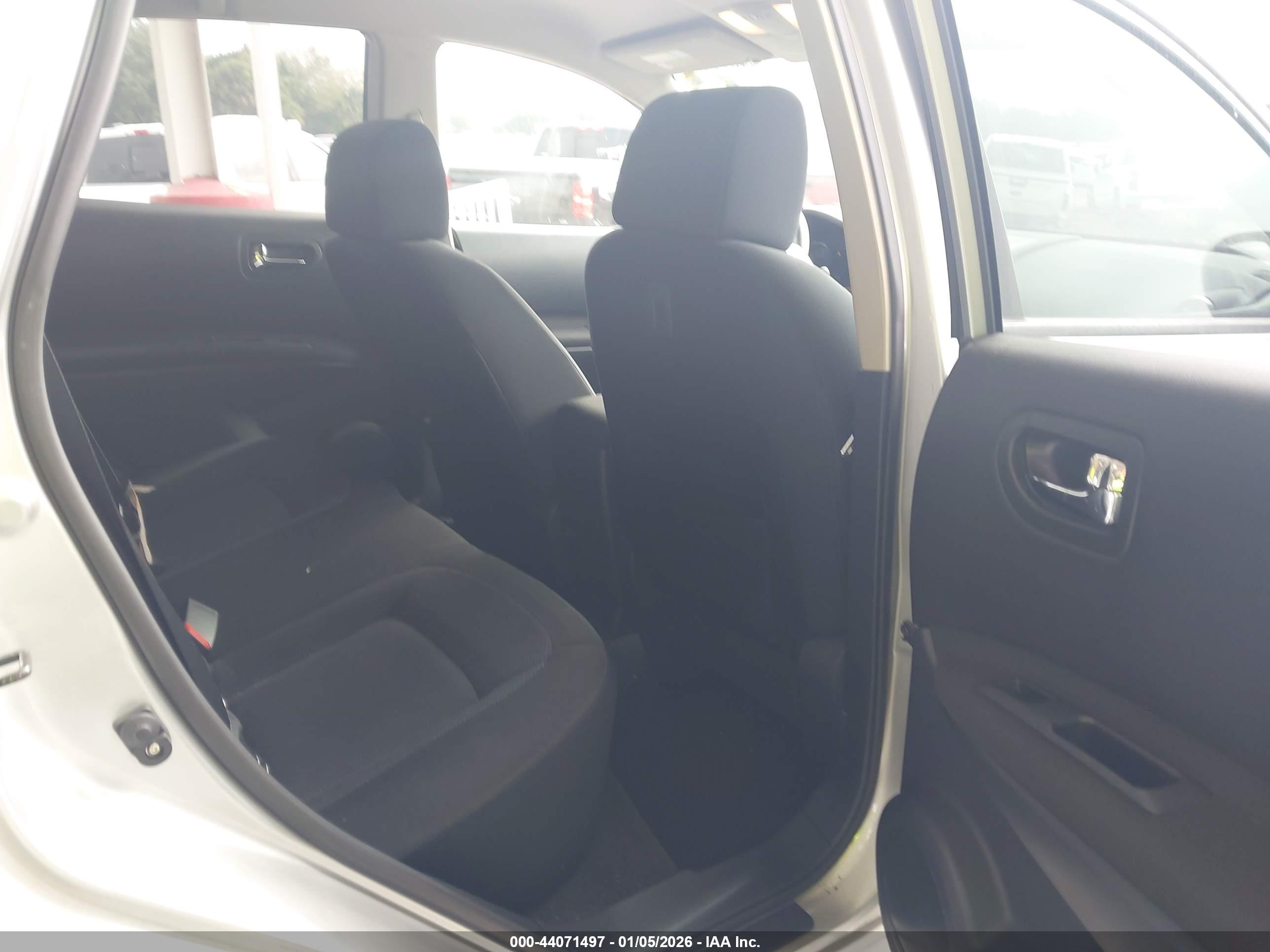 NISSAN ROGUE image 8