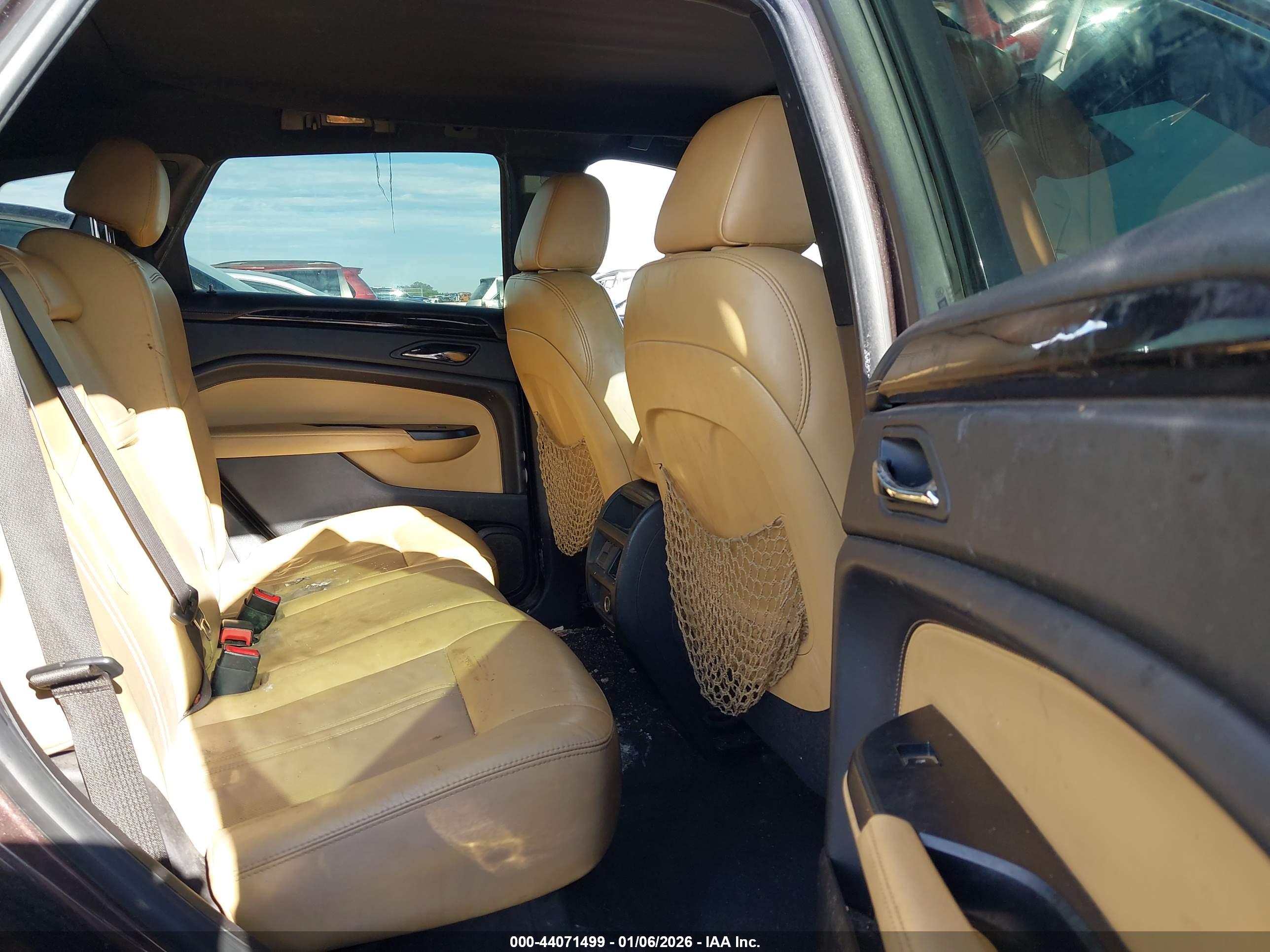 CADILLAC SRX image 8