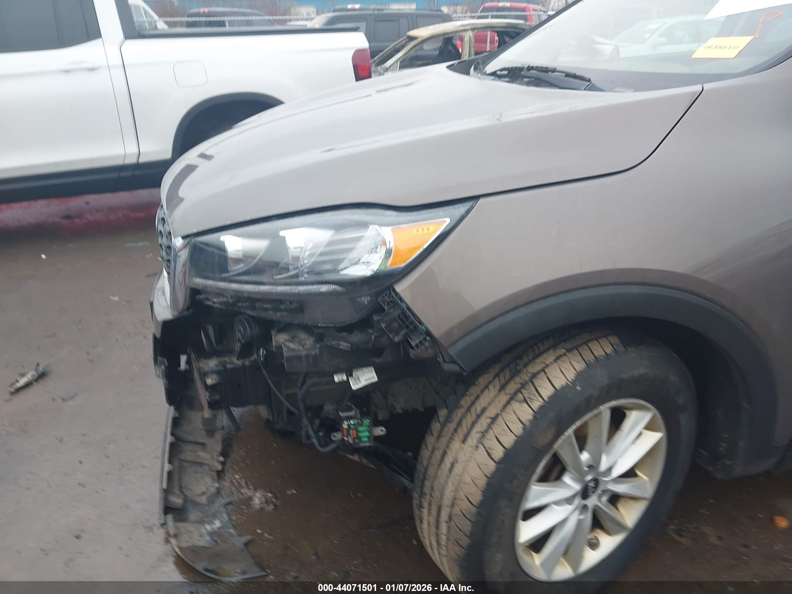 KIA SORENTO image 6