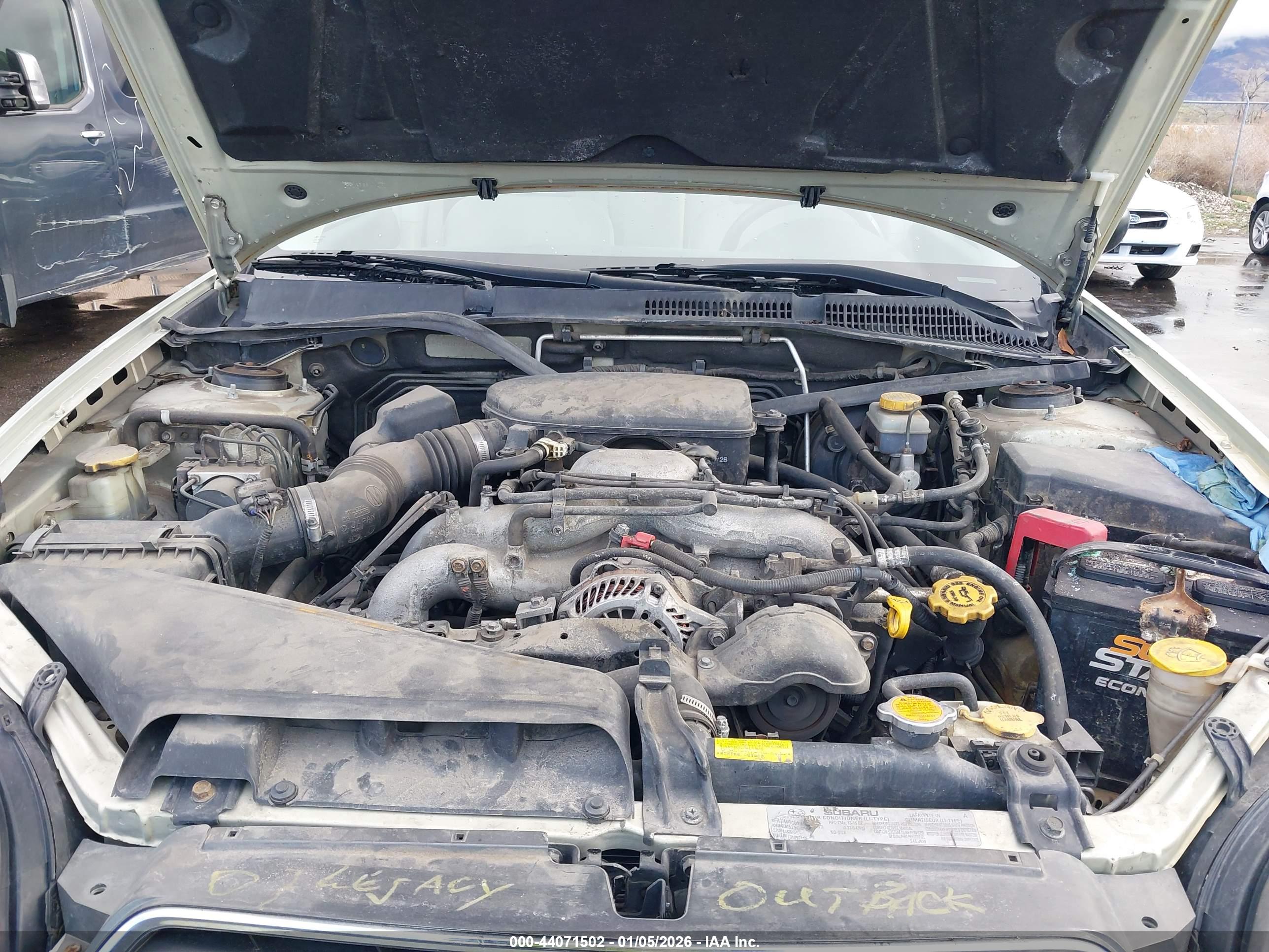 SUBARU OUTBACK image 10