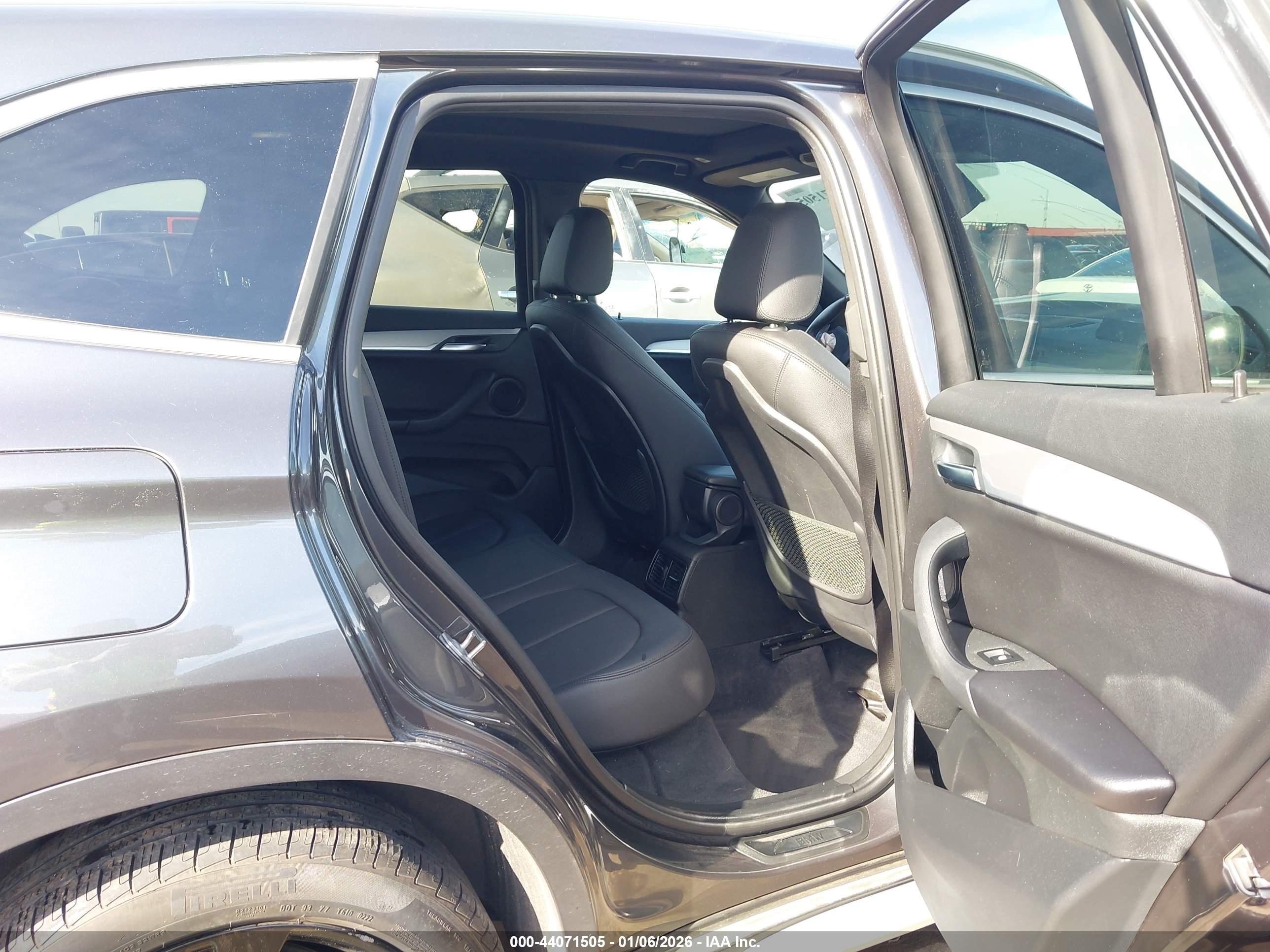BMW X1 image 8