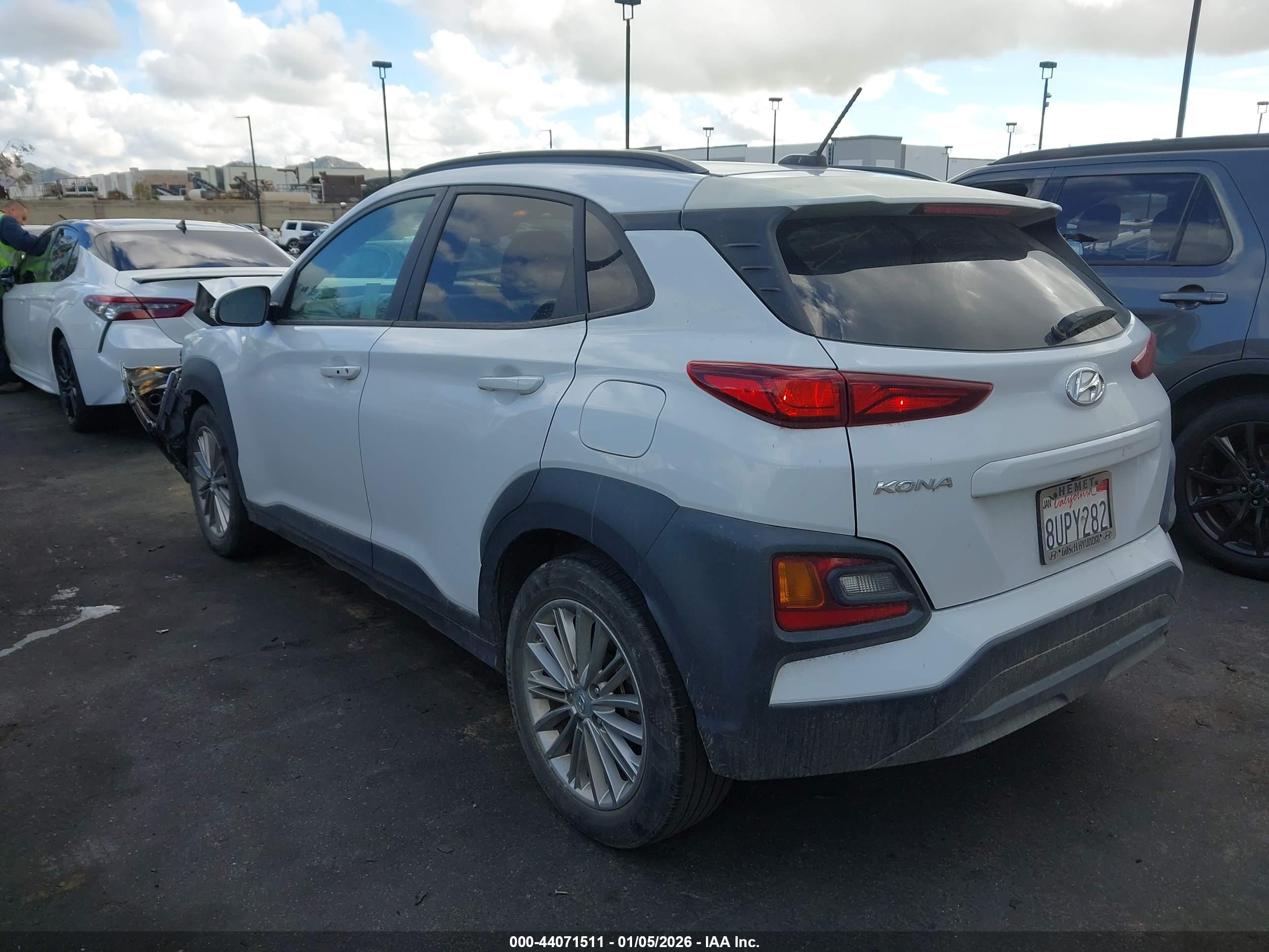 HYUNDAI KONA image 3
