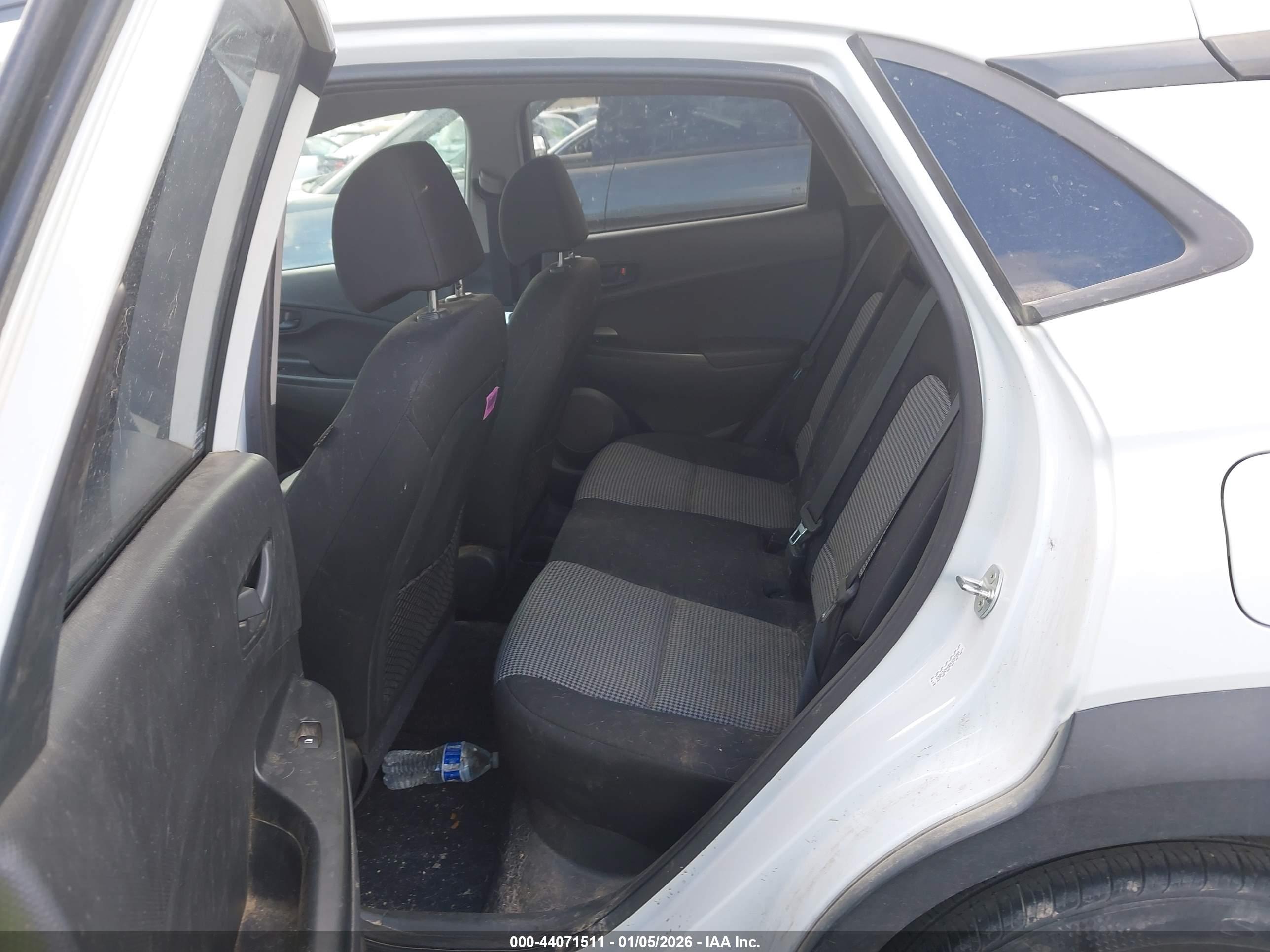 HYUNDAI KONA image 8