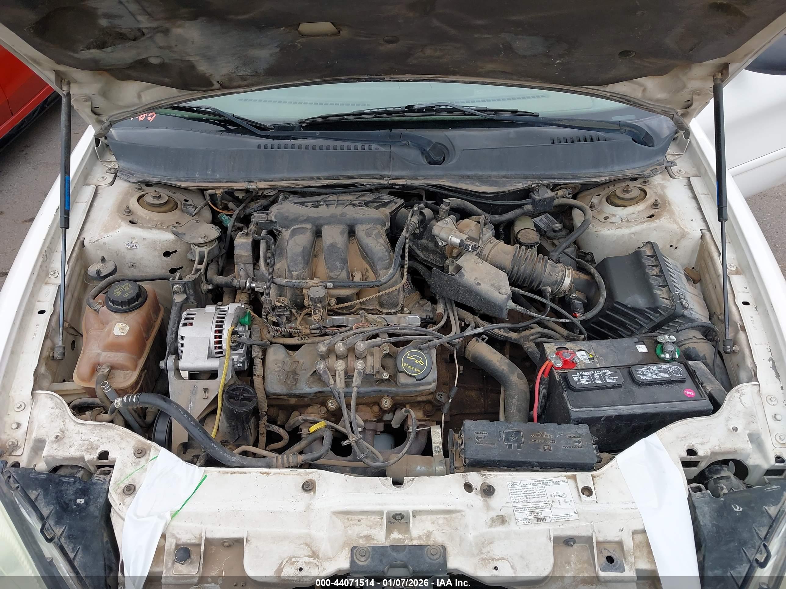 FORD TAURUS image 10