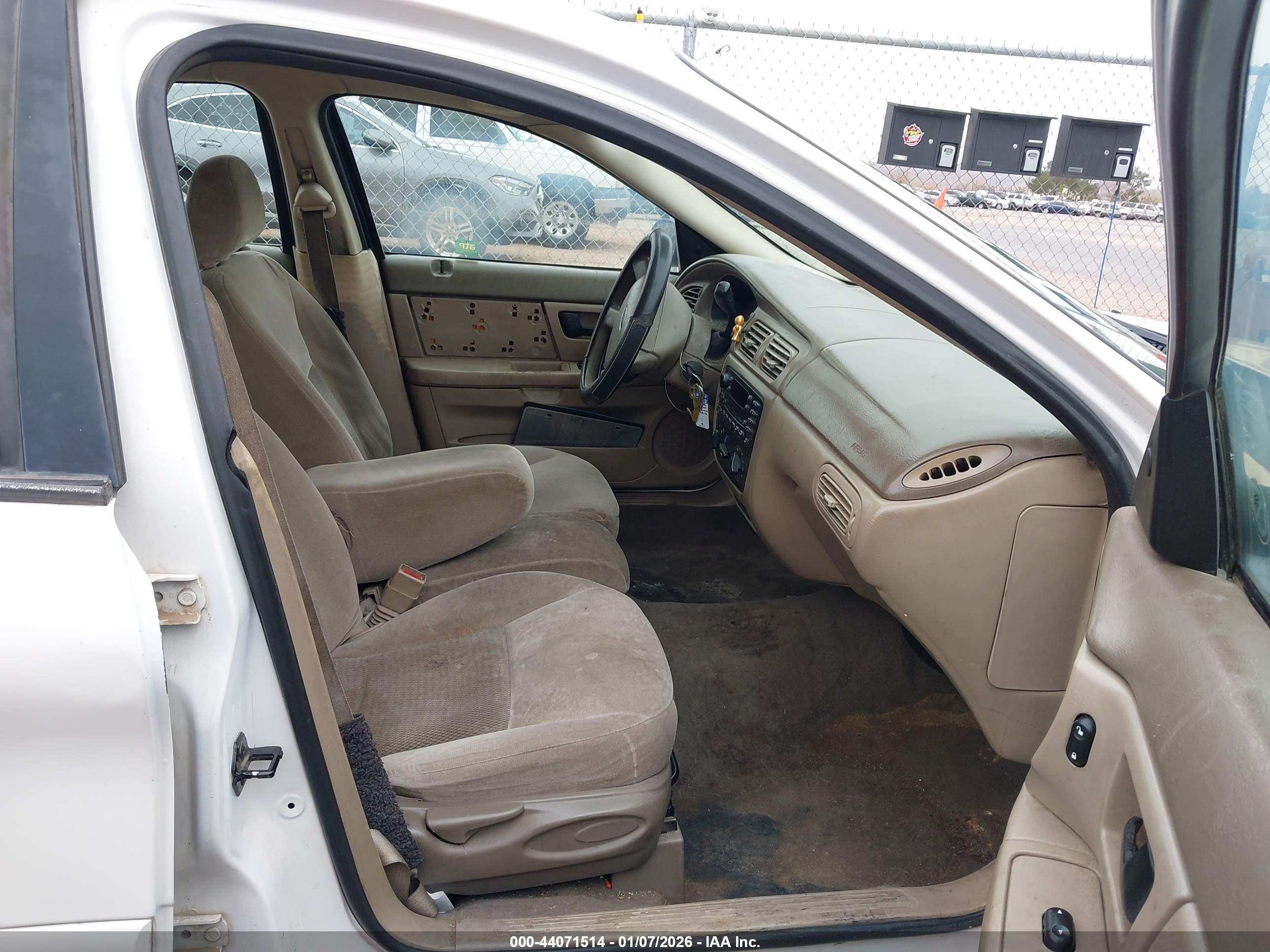 FORD TAURUS image 5