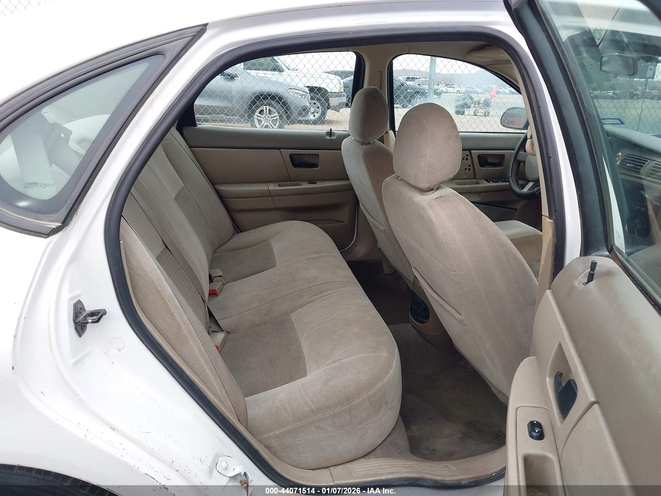 FORD TAURUS image 8