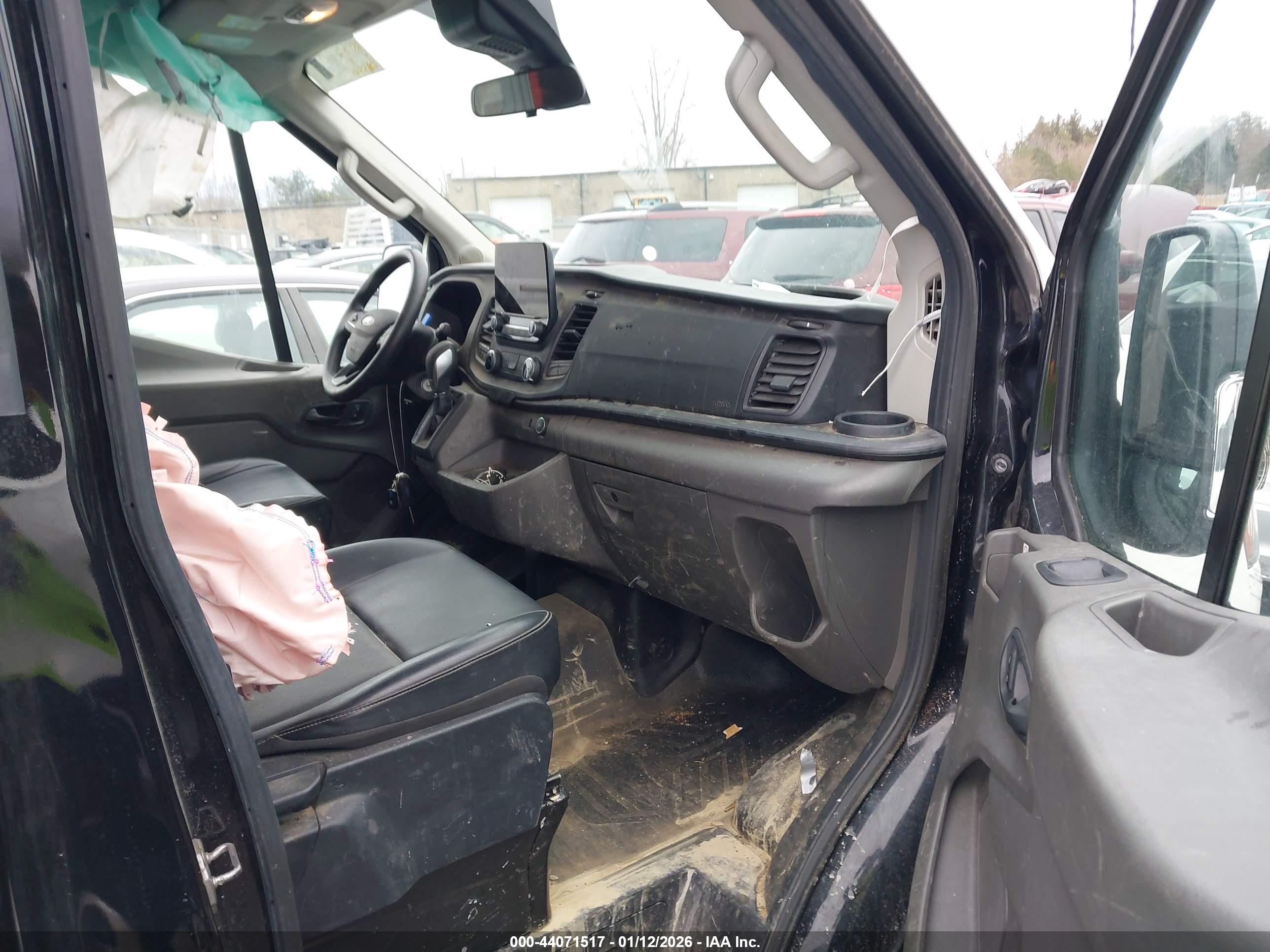 FORD TRANSIT-250 image 5