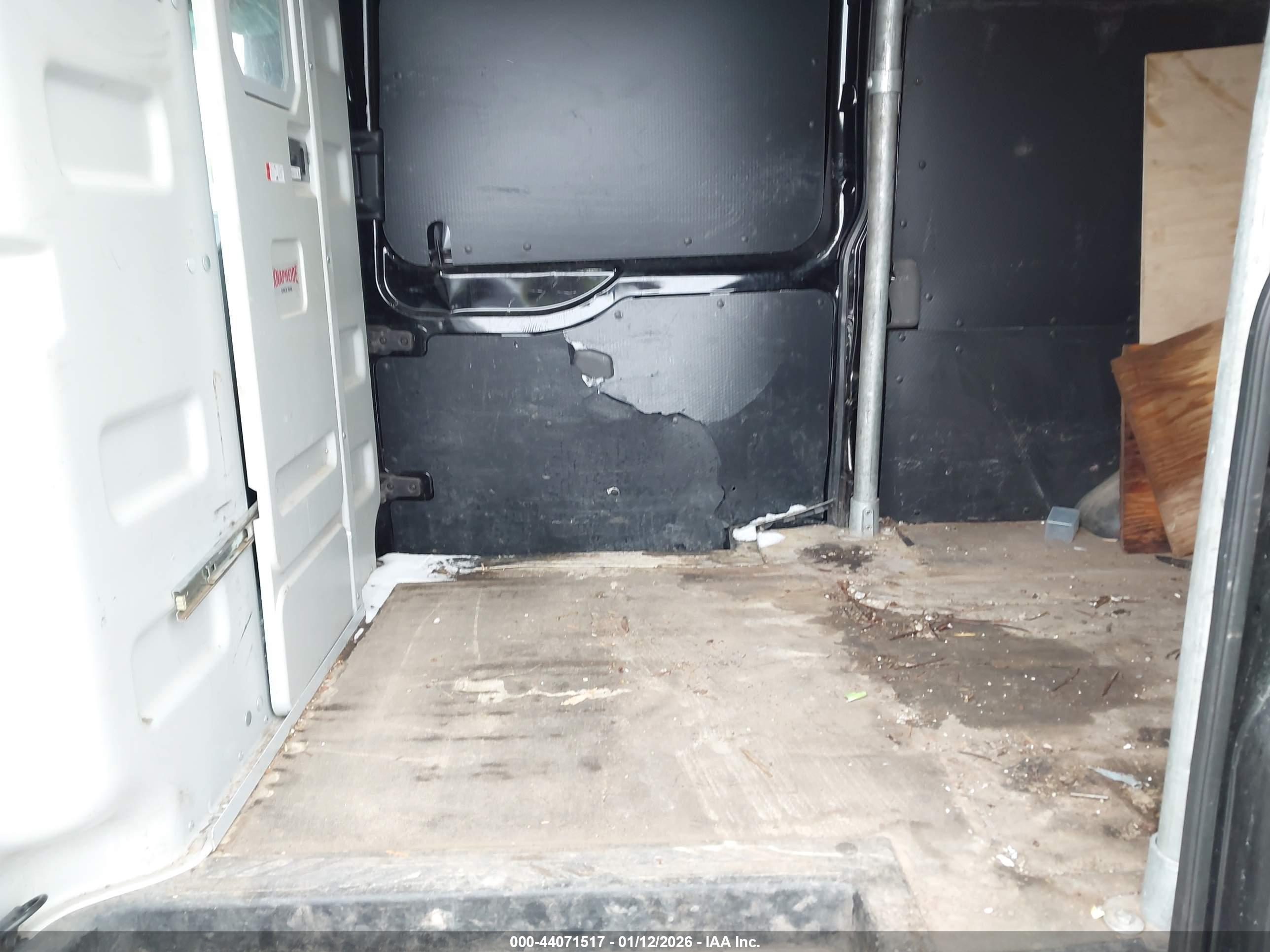 FORD TRANSIT-250 image 8