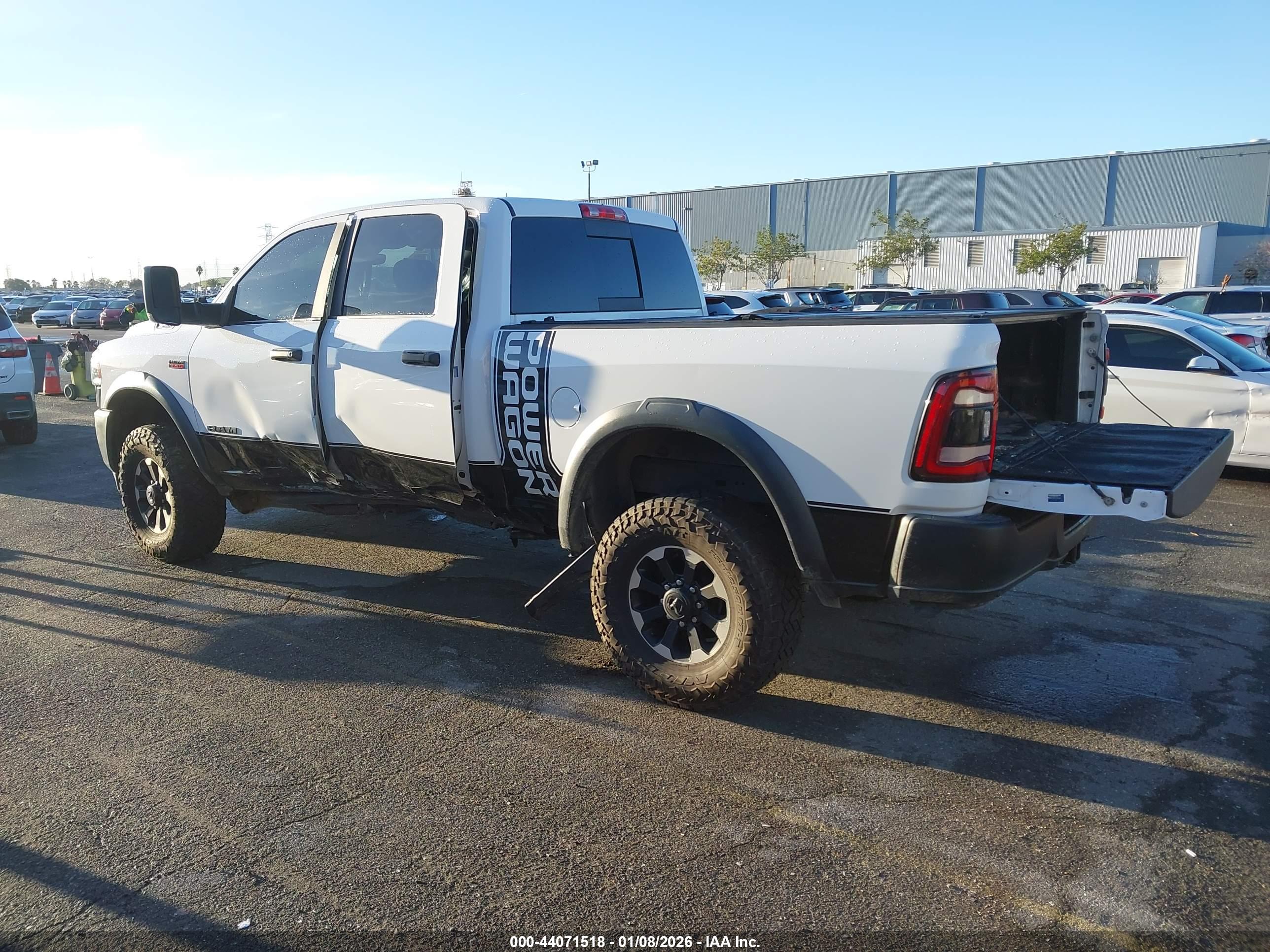 RAM 2500 image 3