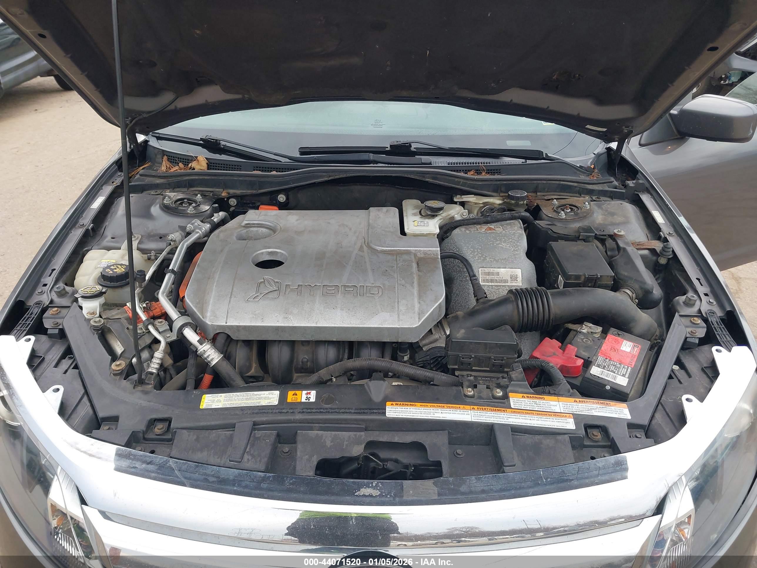 FORD FUSION image 10
