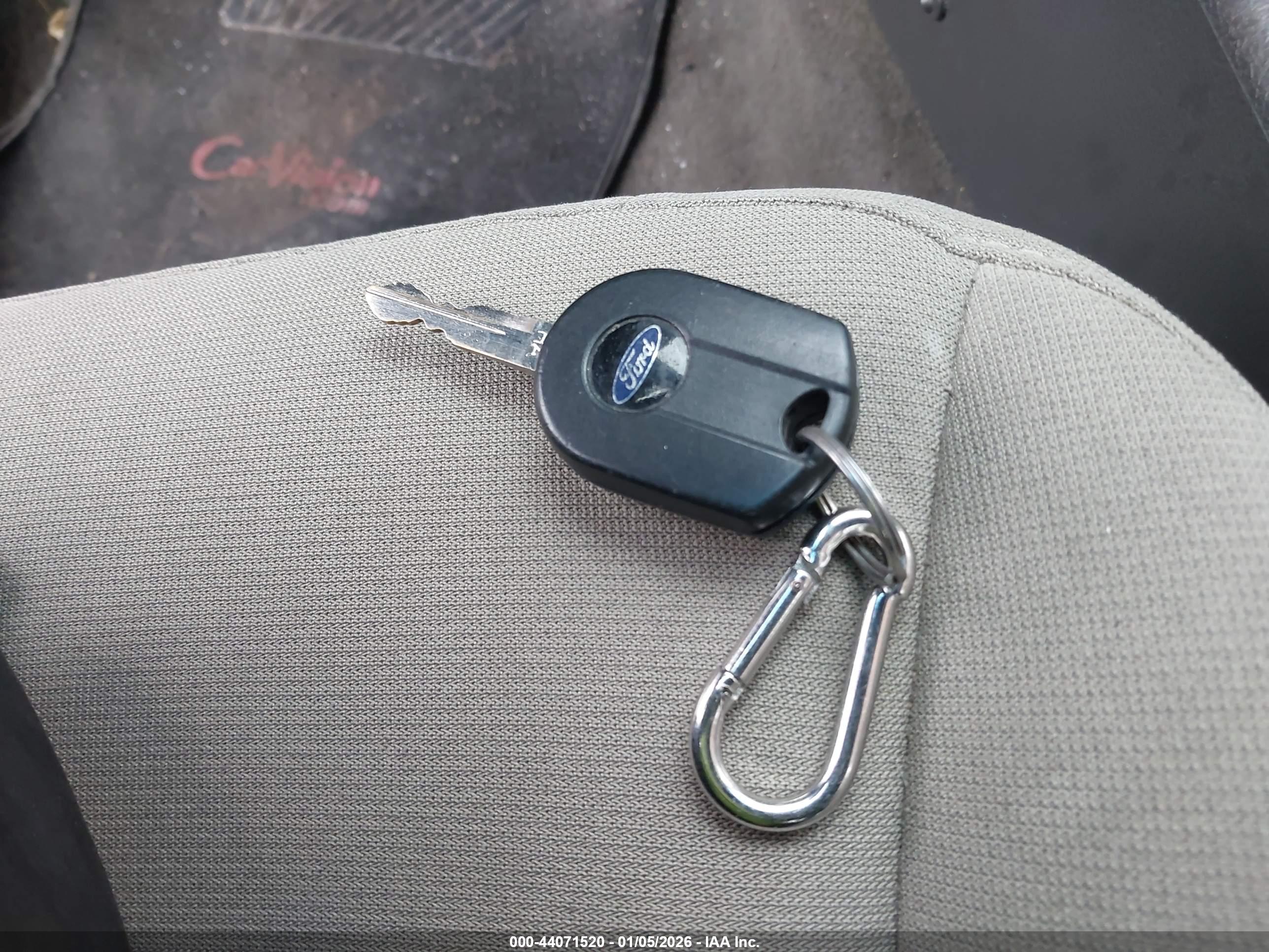 FORD FUSION image 11