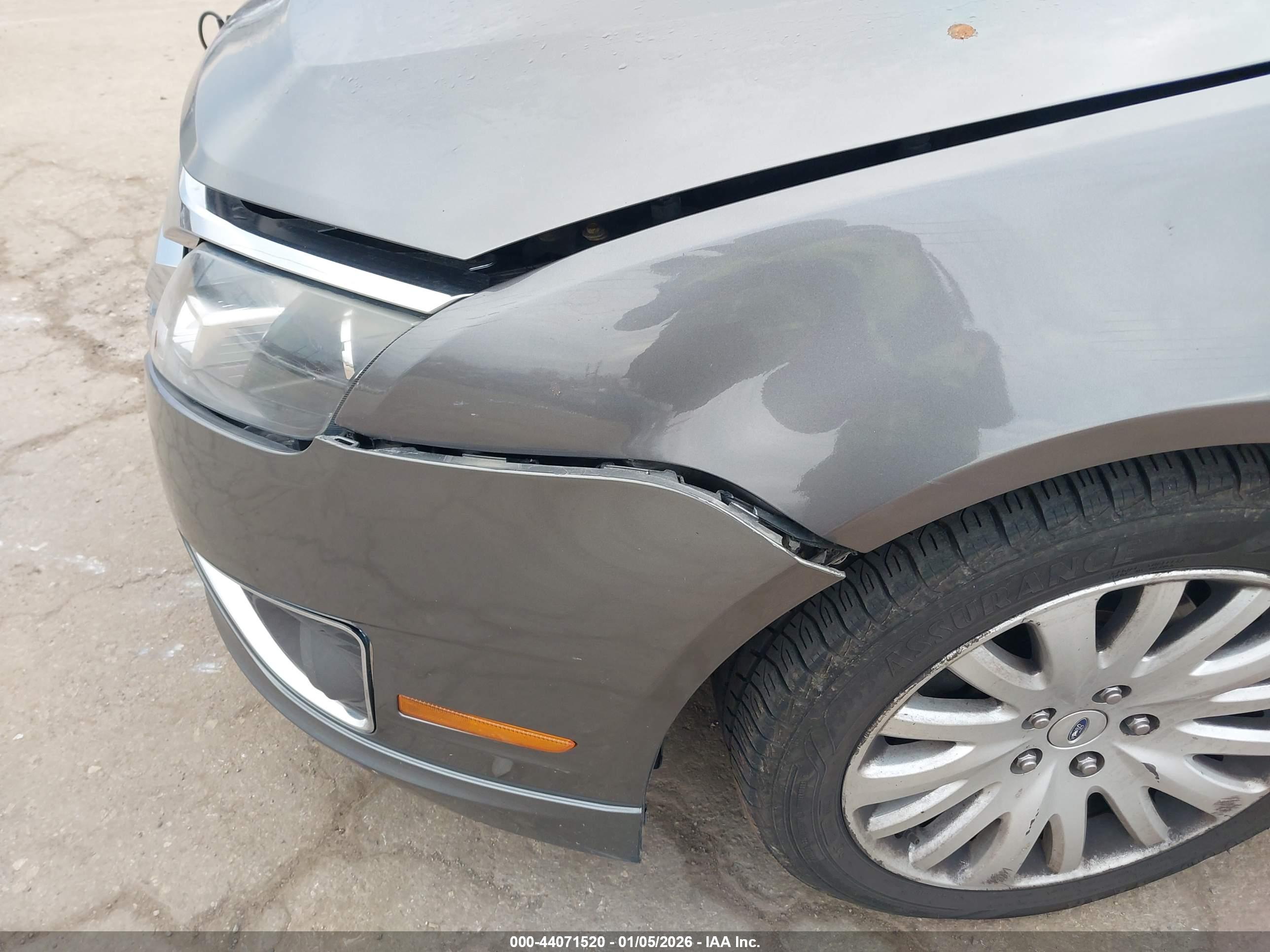 FORD FUSION image 6