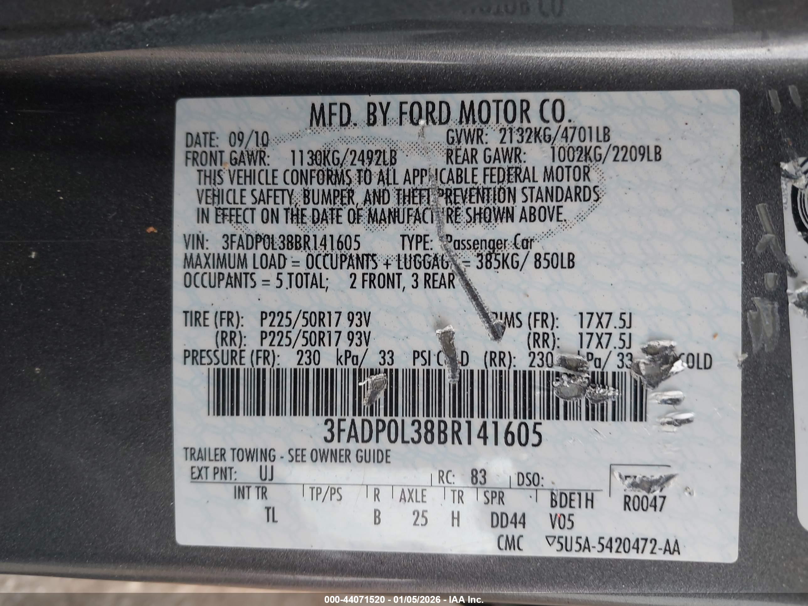 FORD FUSION image 9