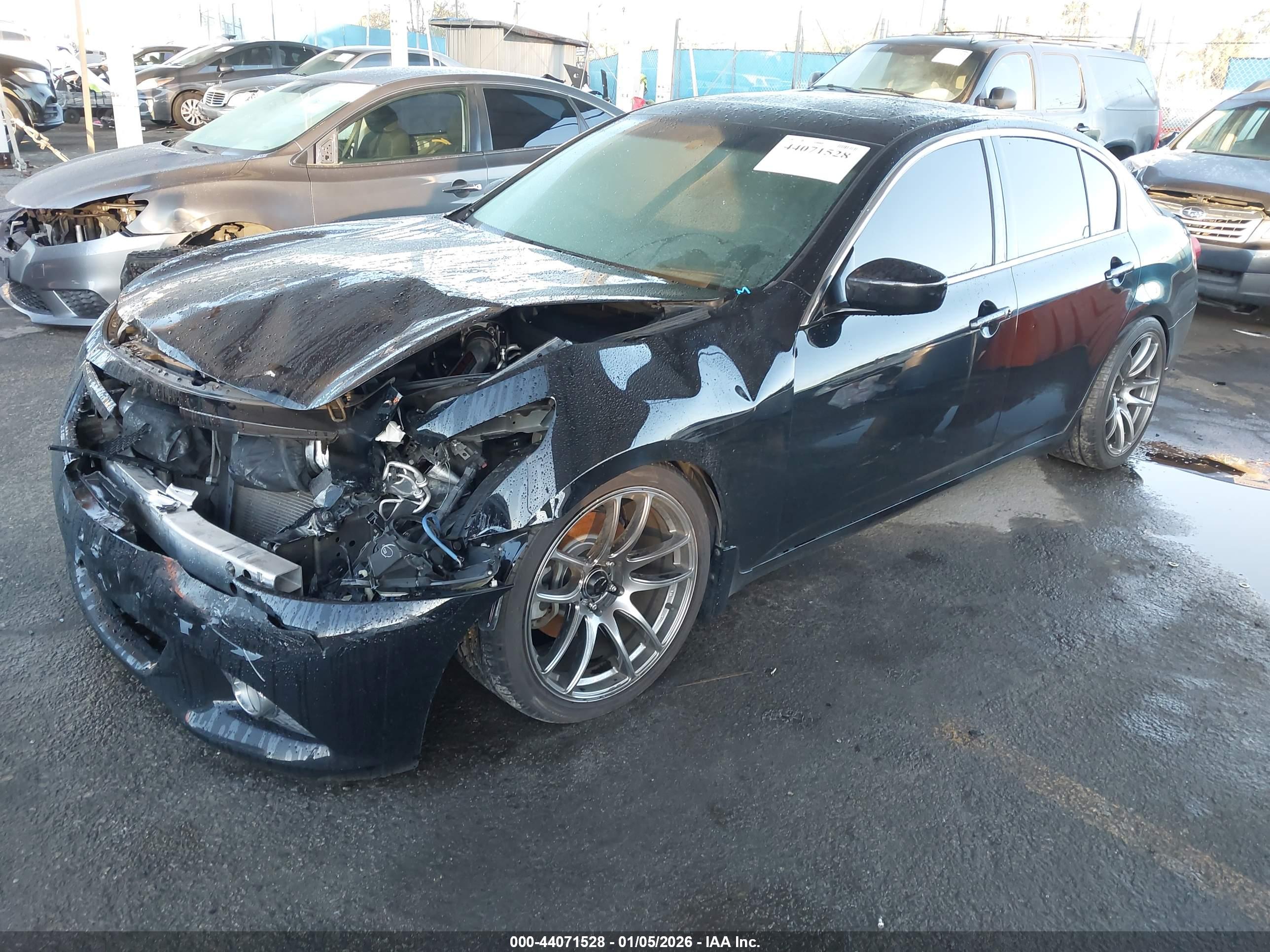 INFINITI G37 image 2