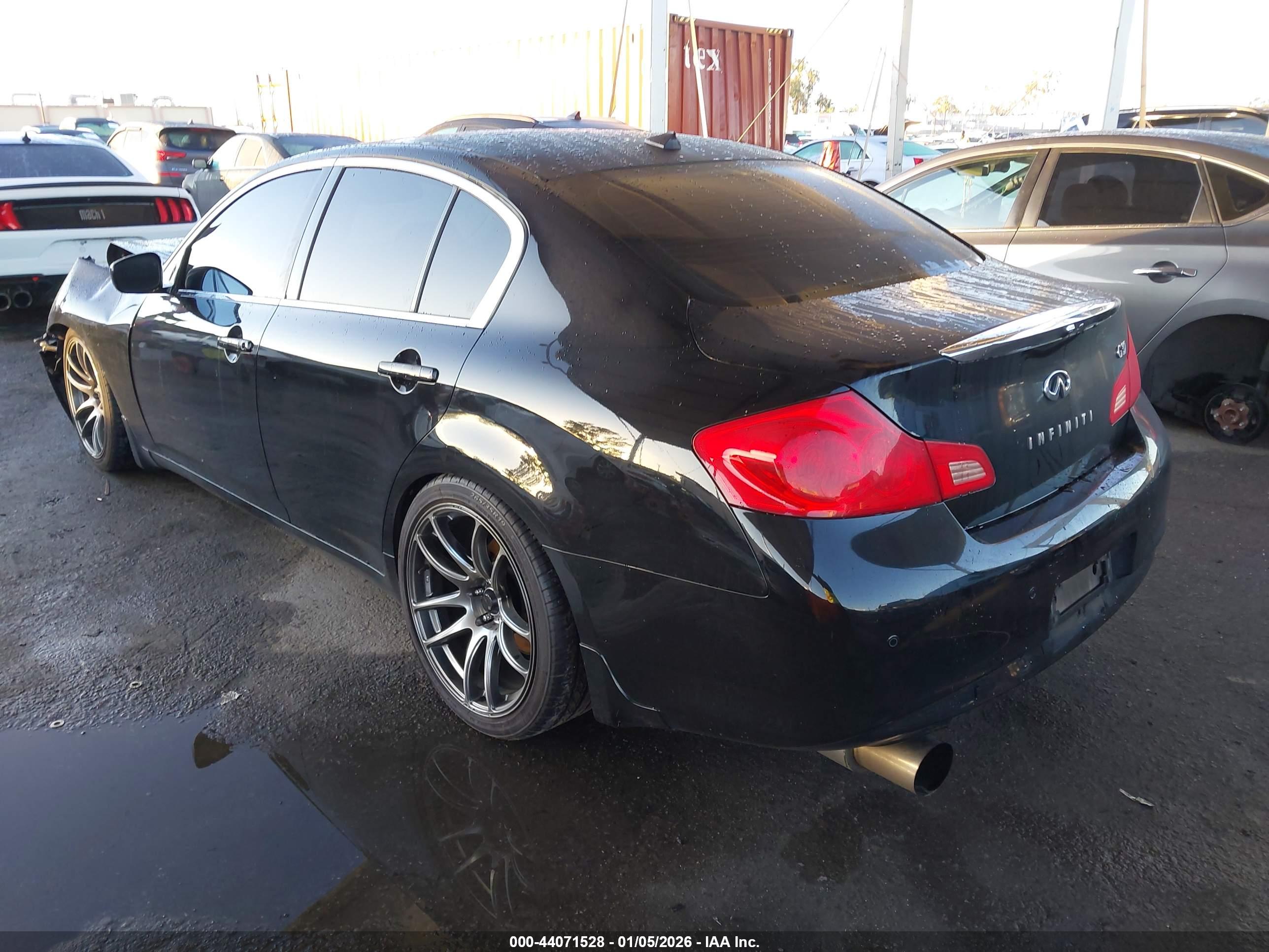 INFINITI G37 image 3