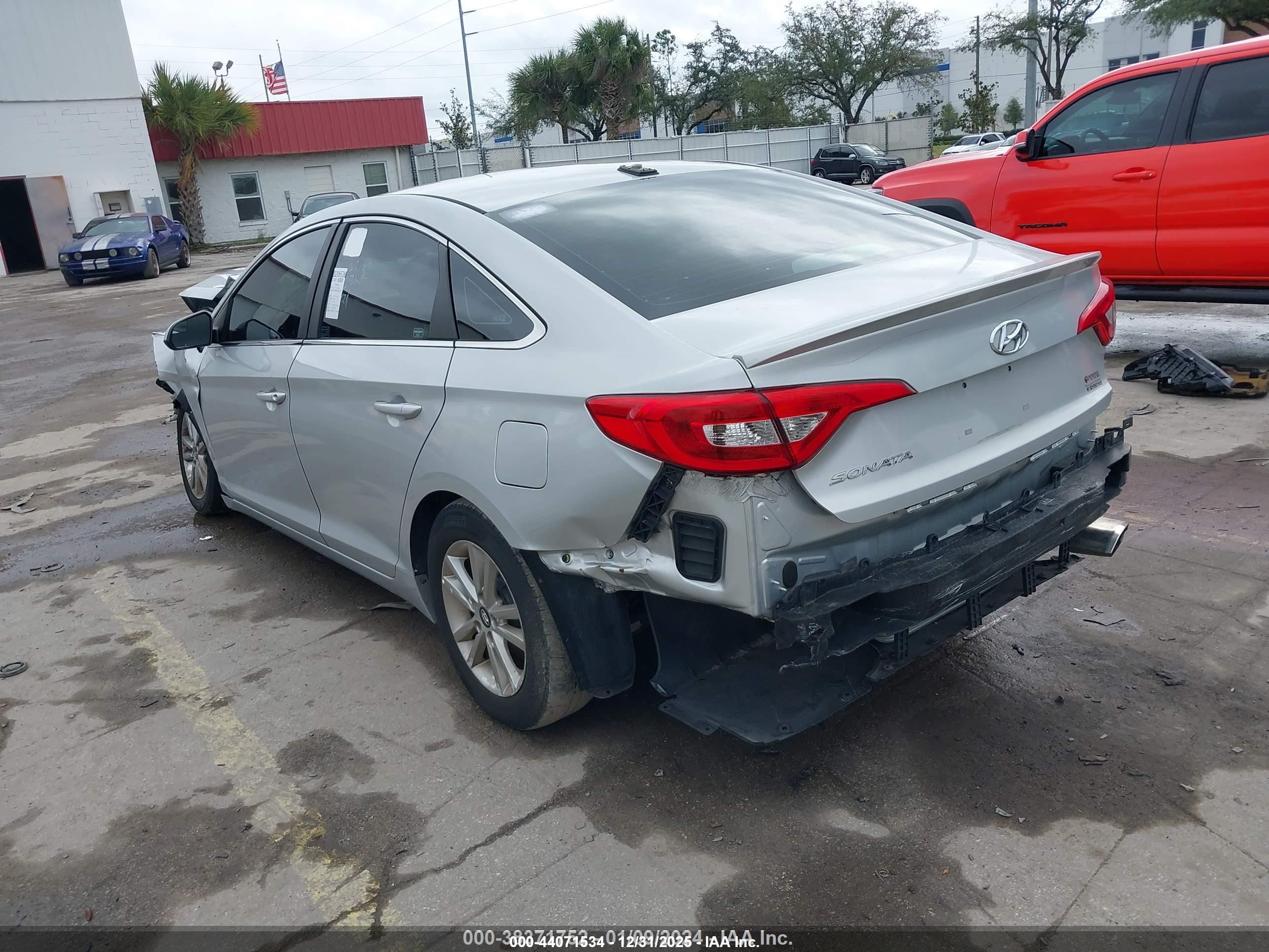 HYUNDAI SONATA image 3