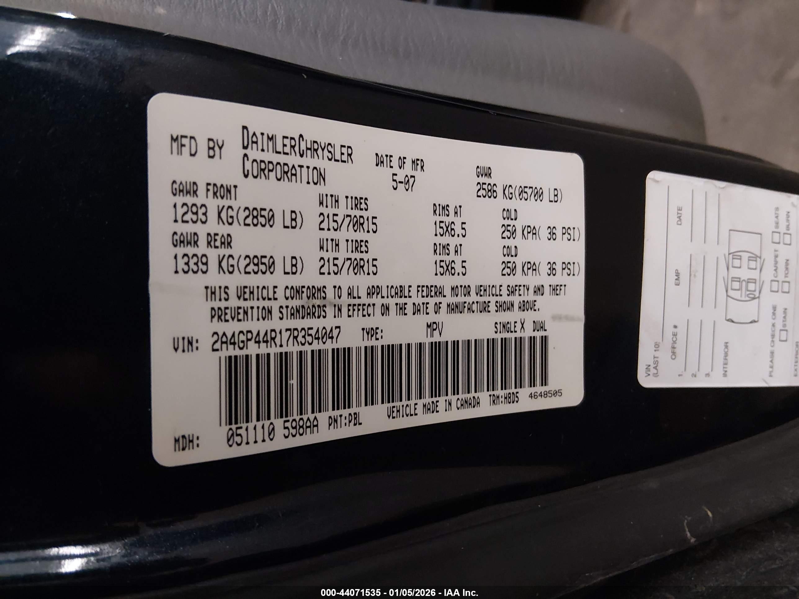 CHRYSLER TOWN image 9