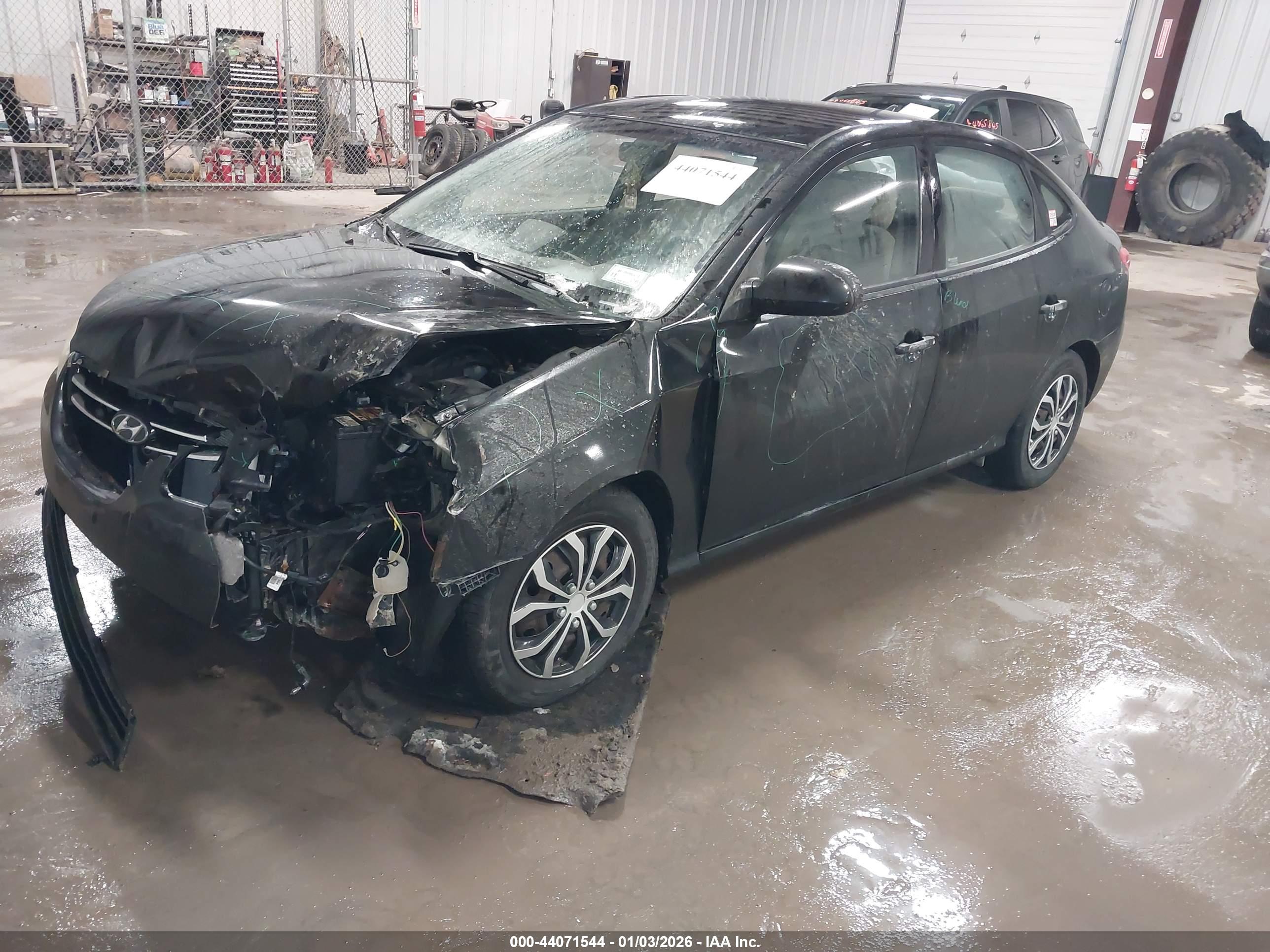 HYUNDAI ELANTRA image 2
