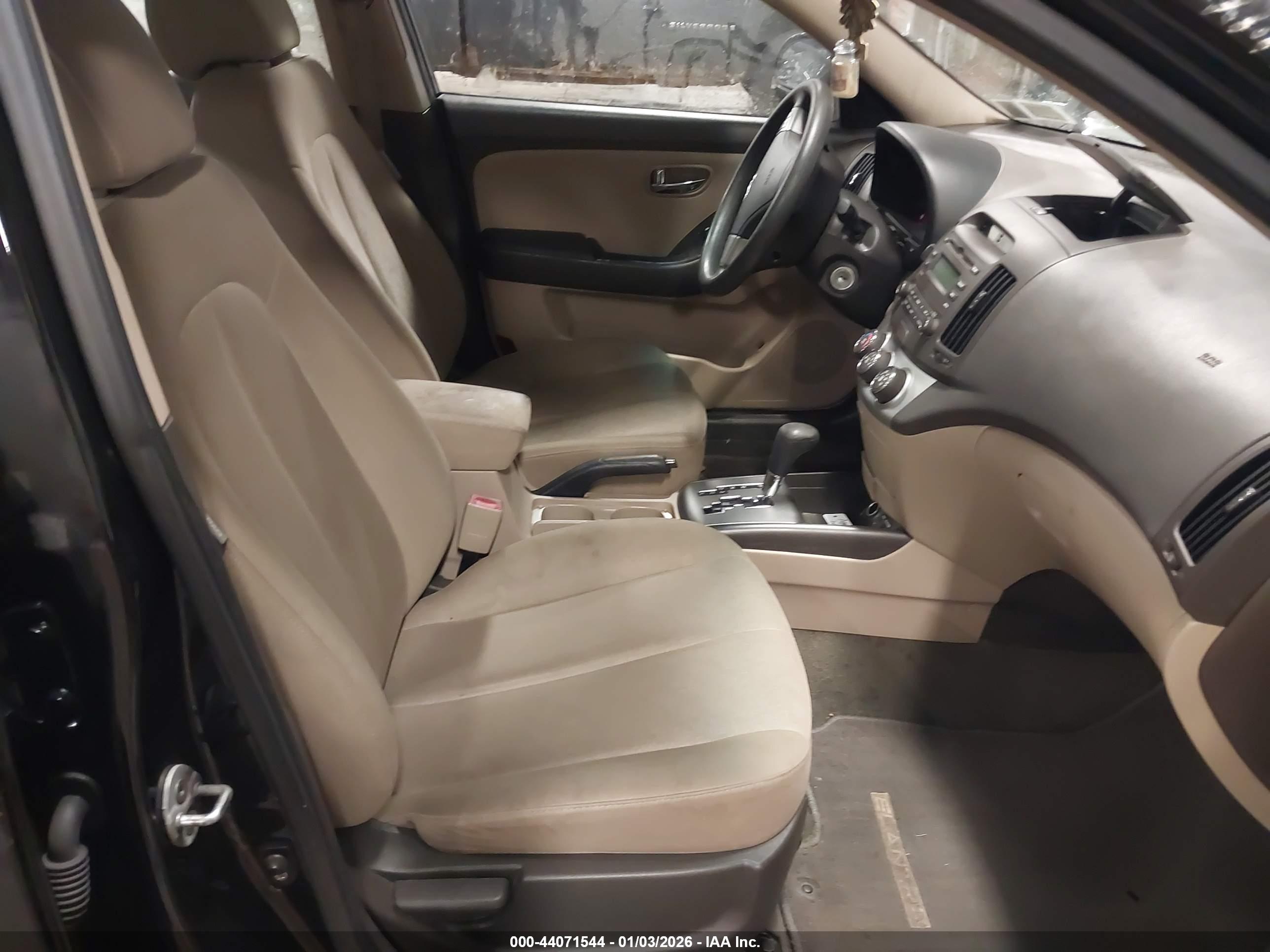 HYUNDAI ELANTRA image 5