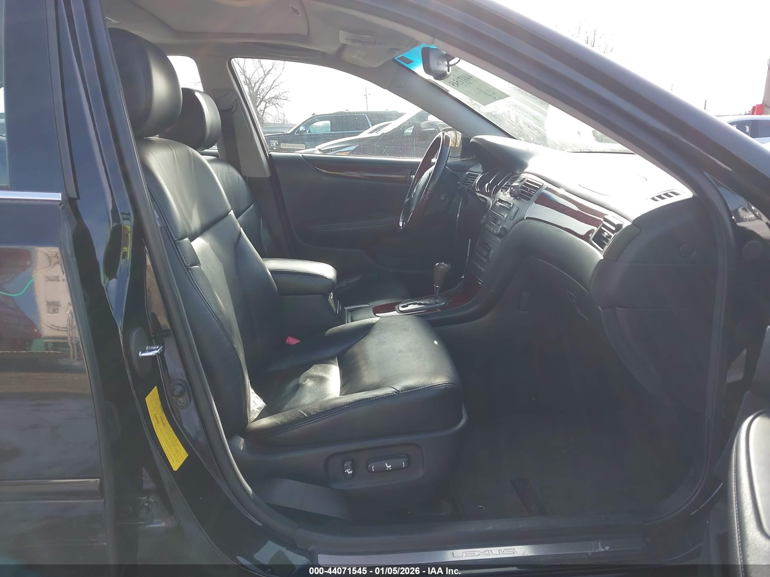 LEXUS ES image 5