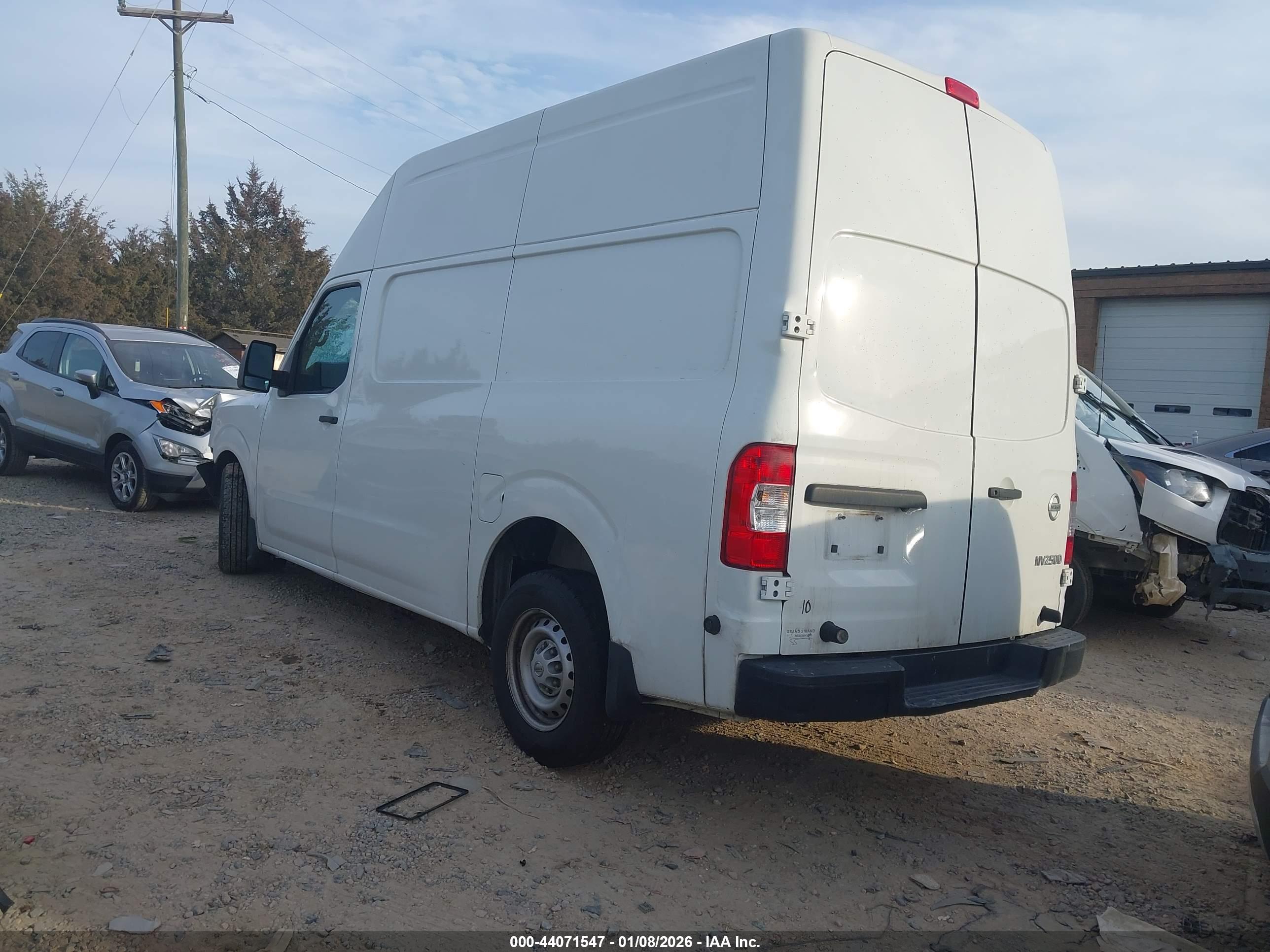 NISSAN NV image 3