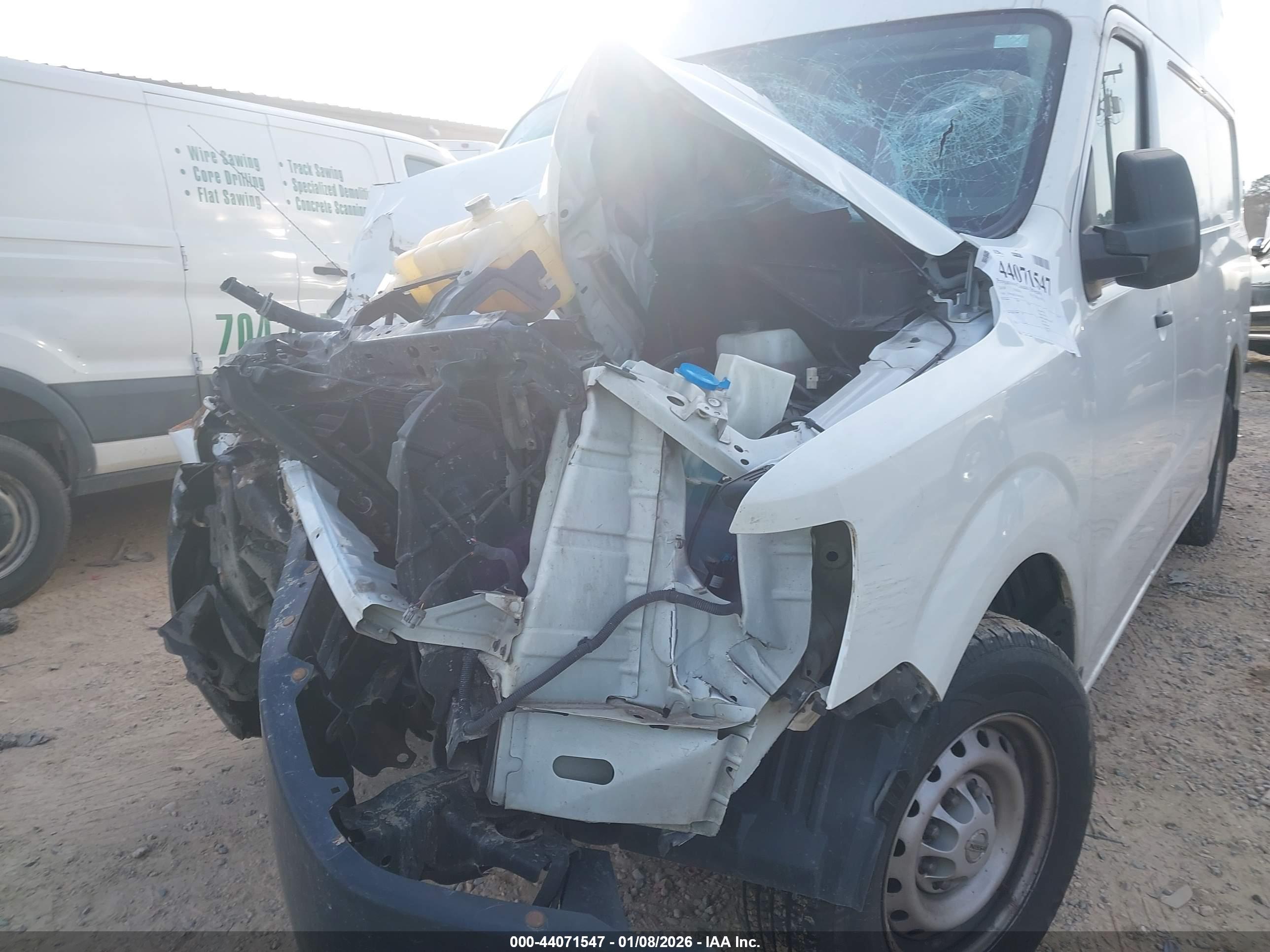 NISSAN NV image 6