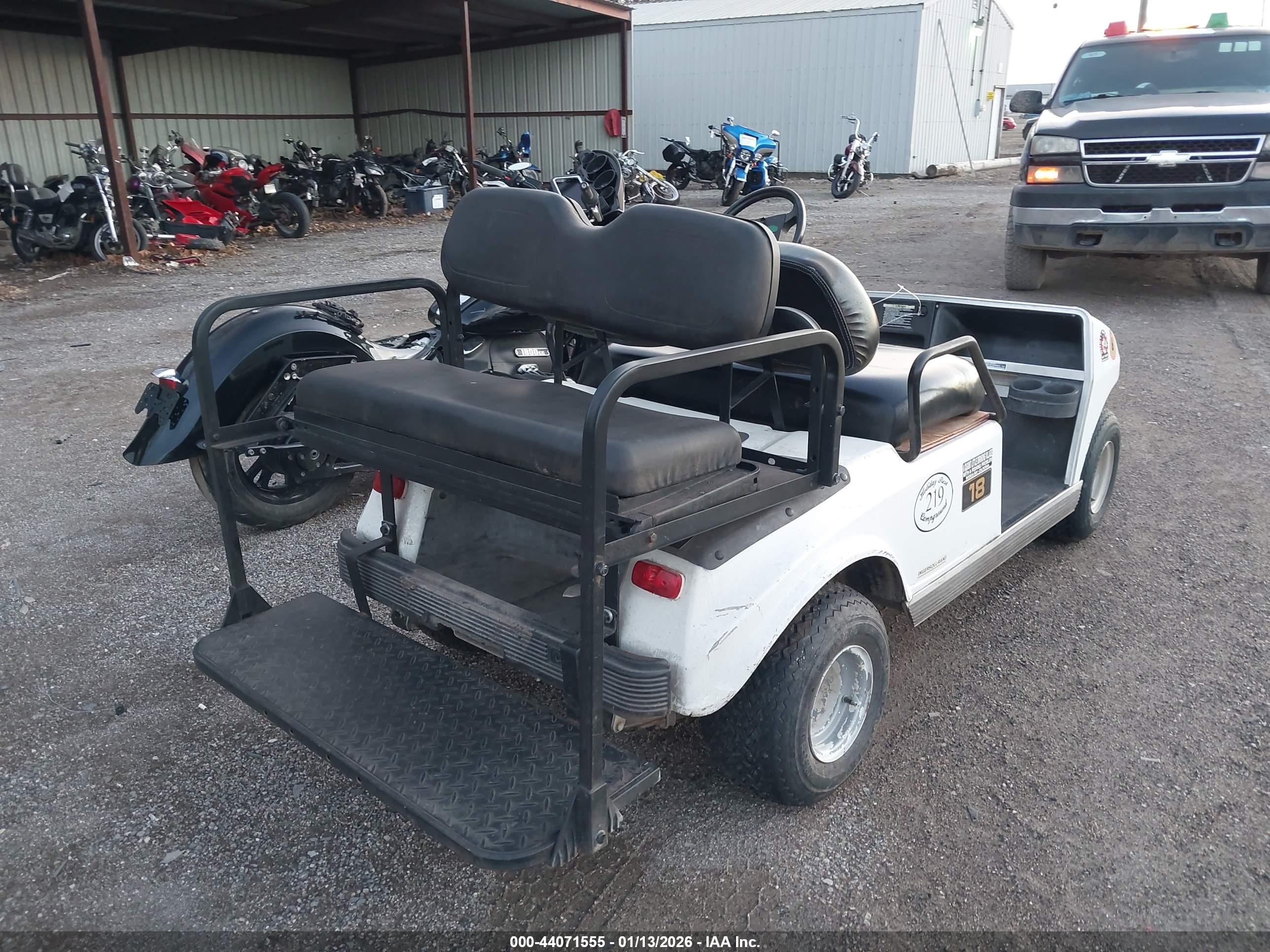 CLUB CAR image 4