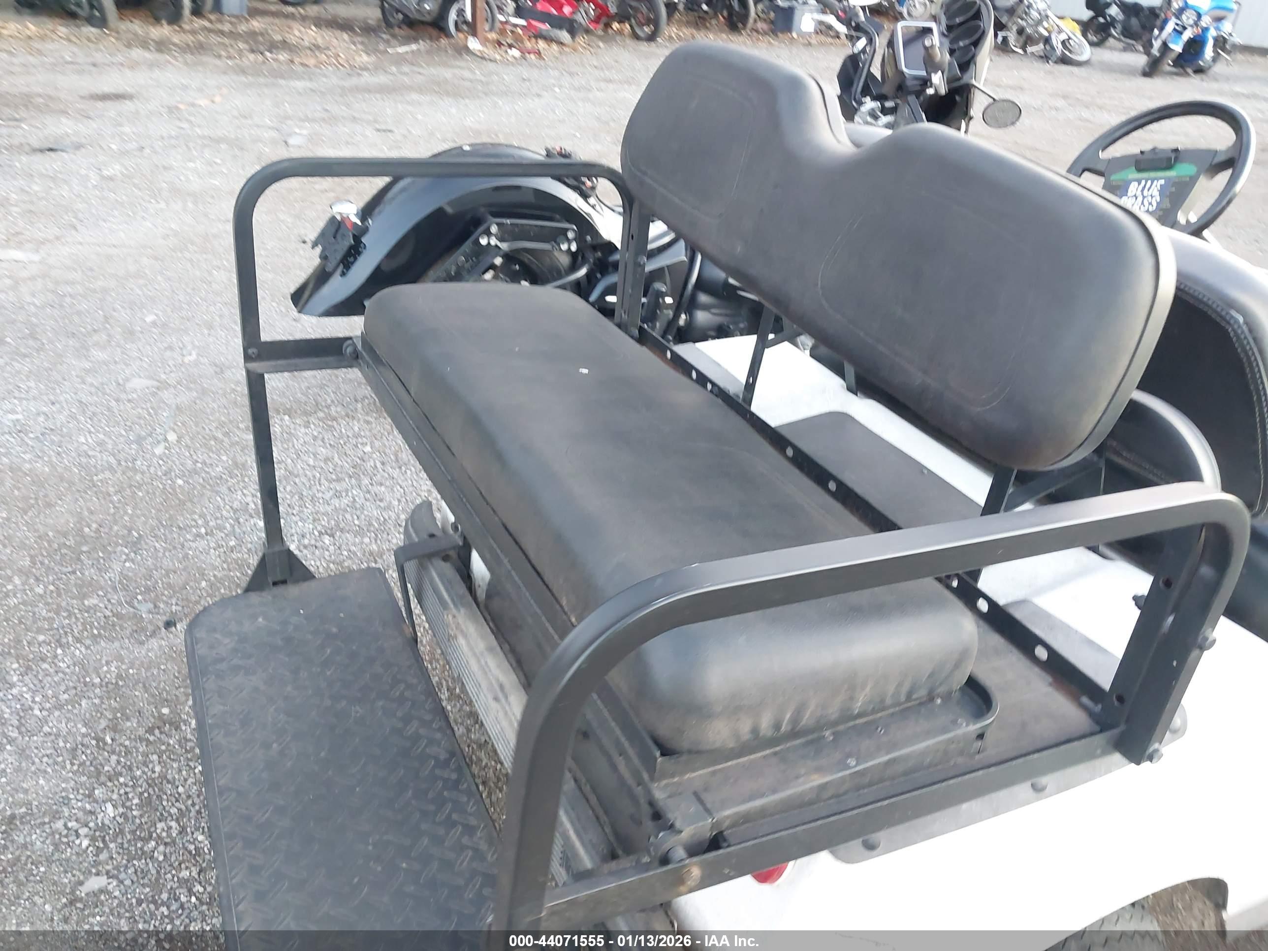 CLUB CAR image 8