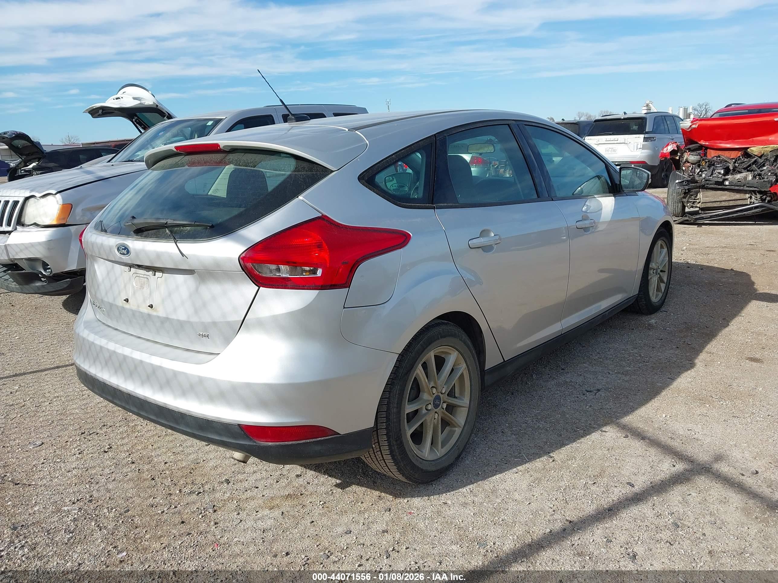 FORD FOCUS image 4