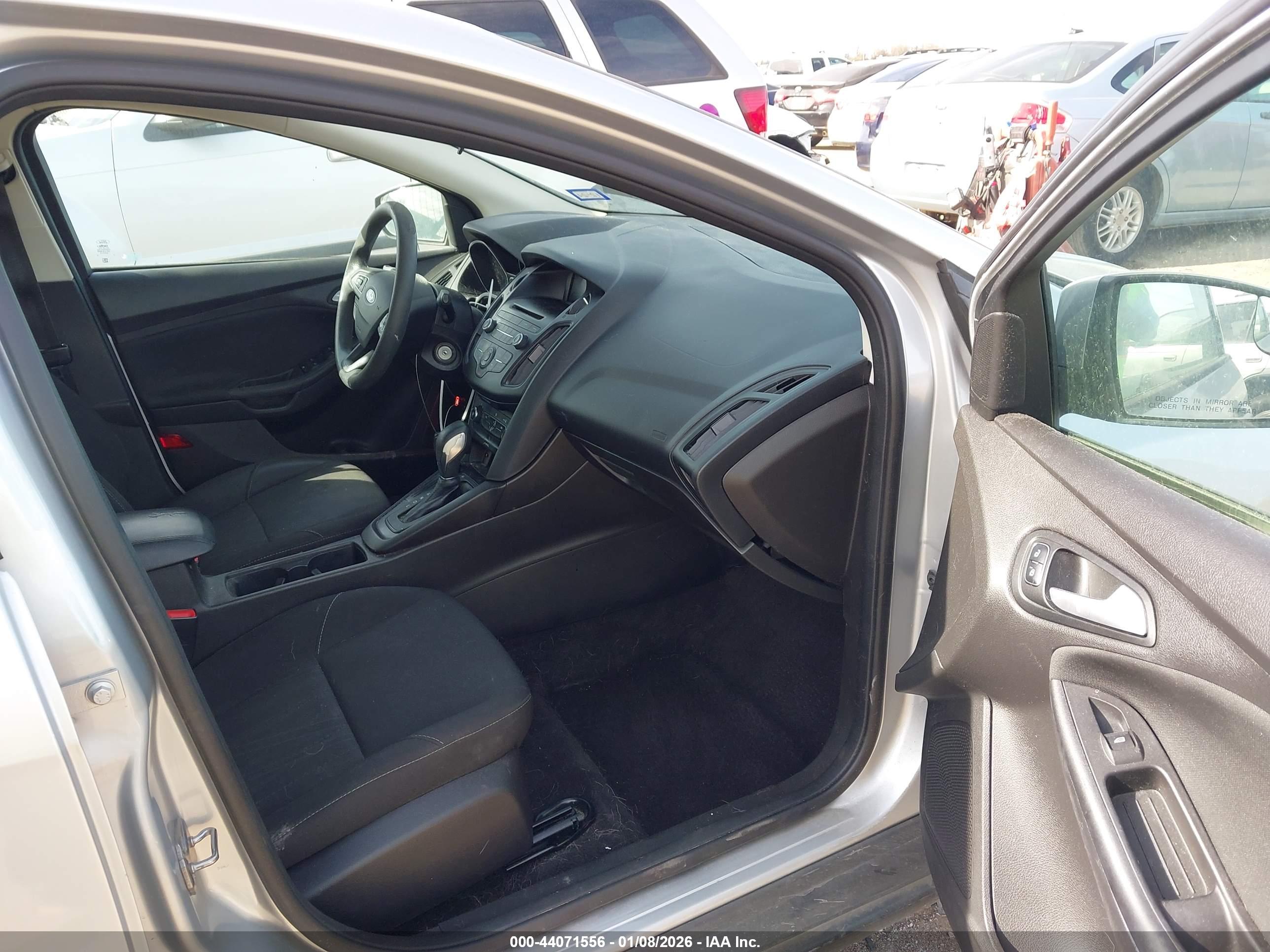 FORD FOCUS image 5