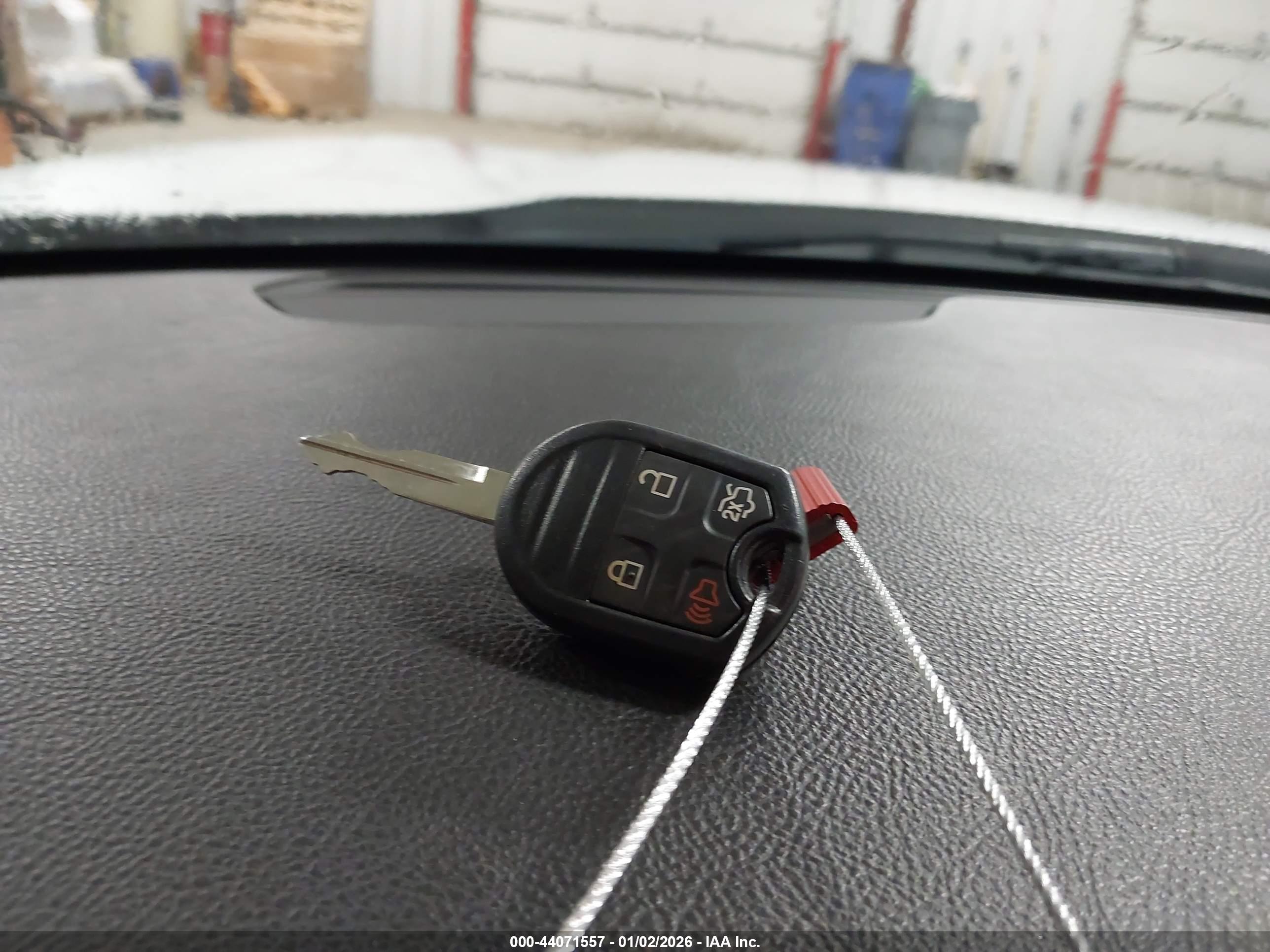 FORD TAURUS image 11