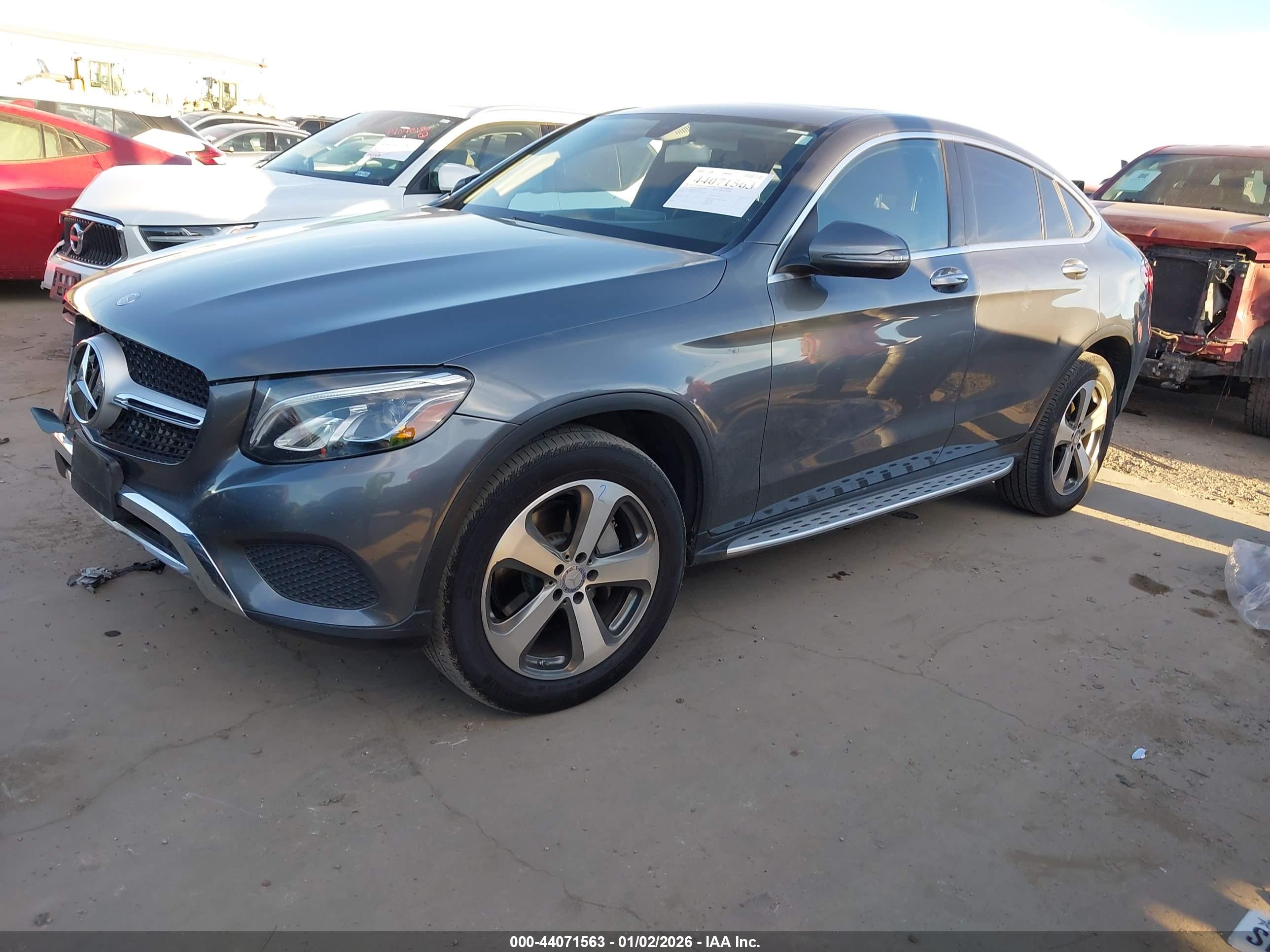MERCEDES-BENZ GLC image 2