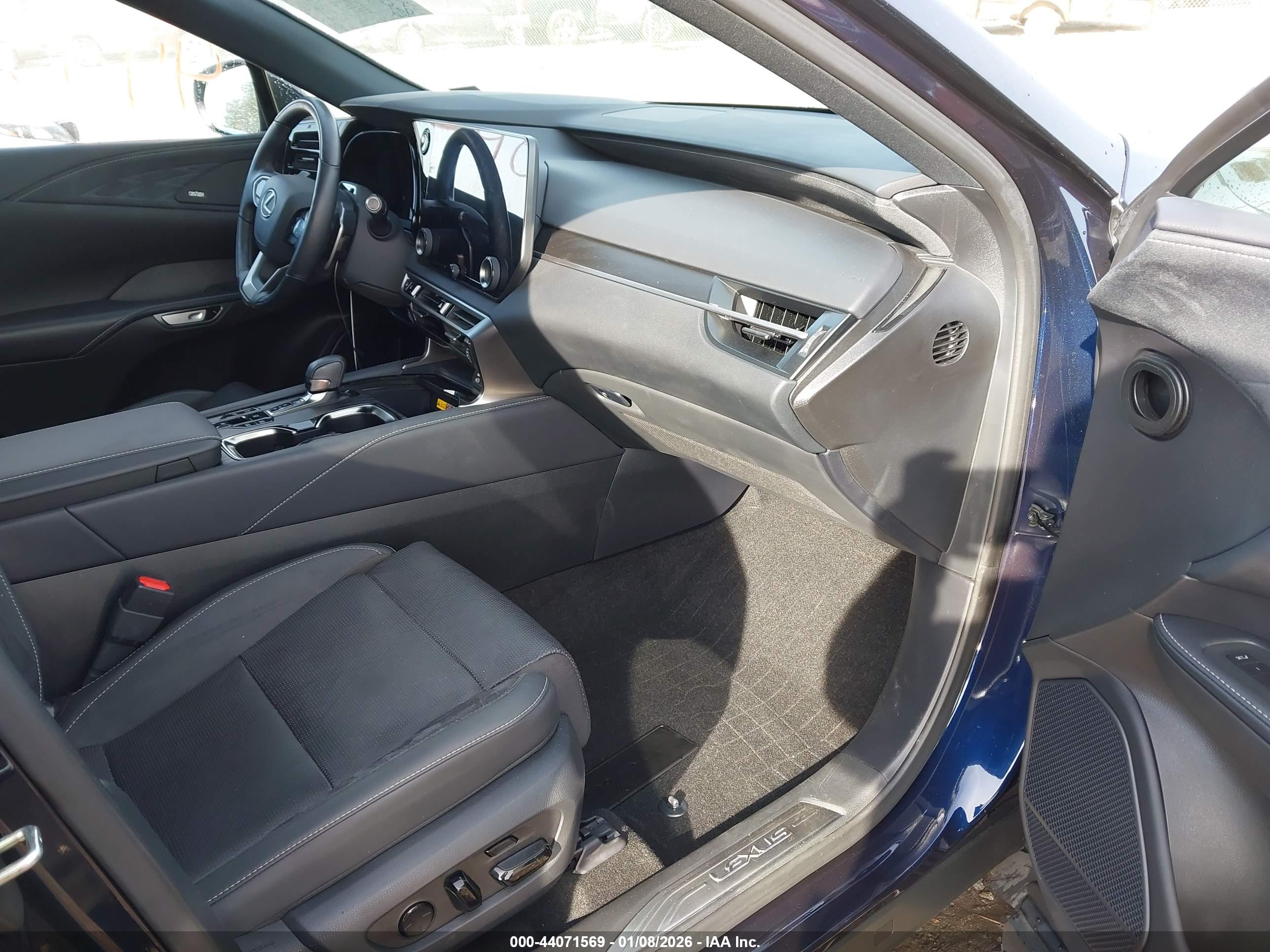 LEXUS RX image 5