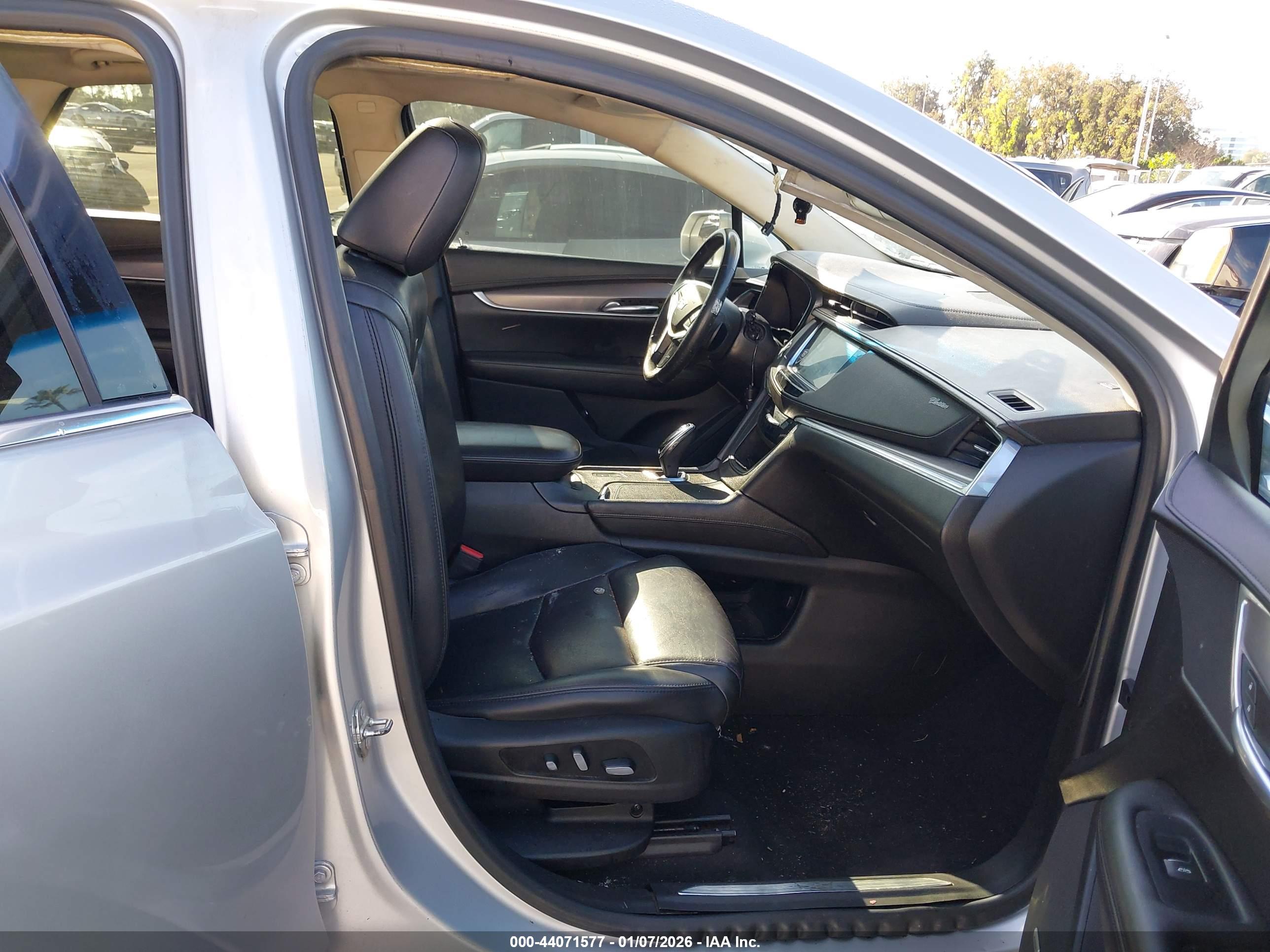 CADILLAC XT5 image 5