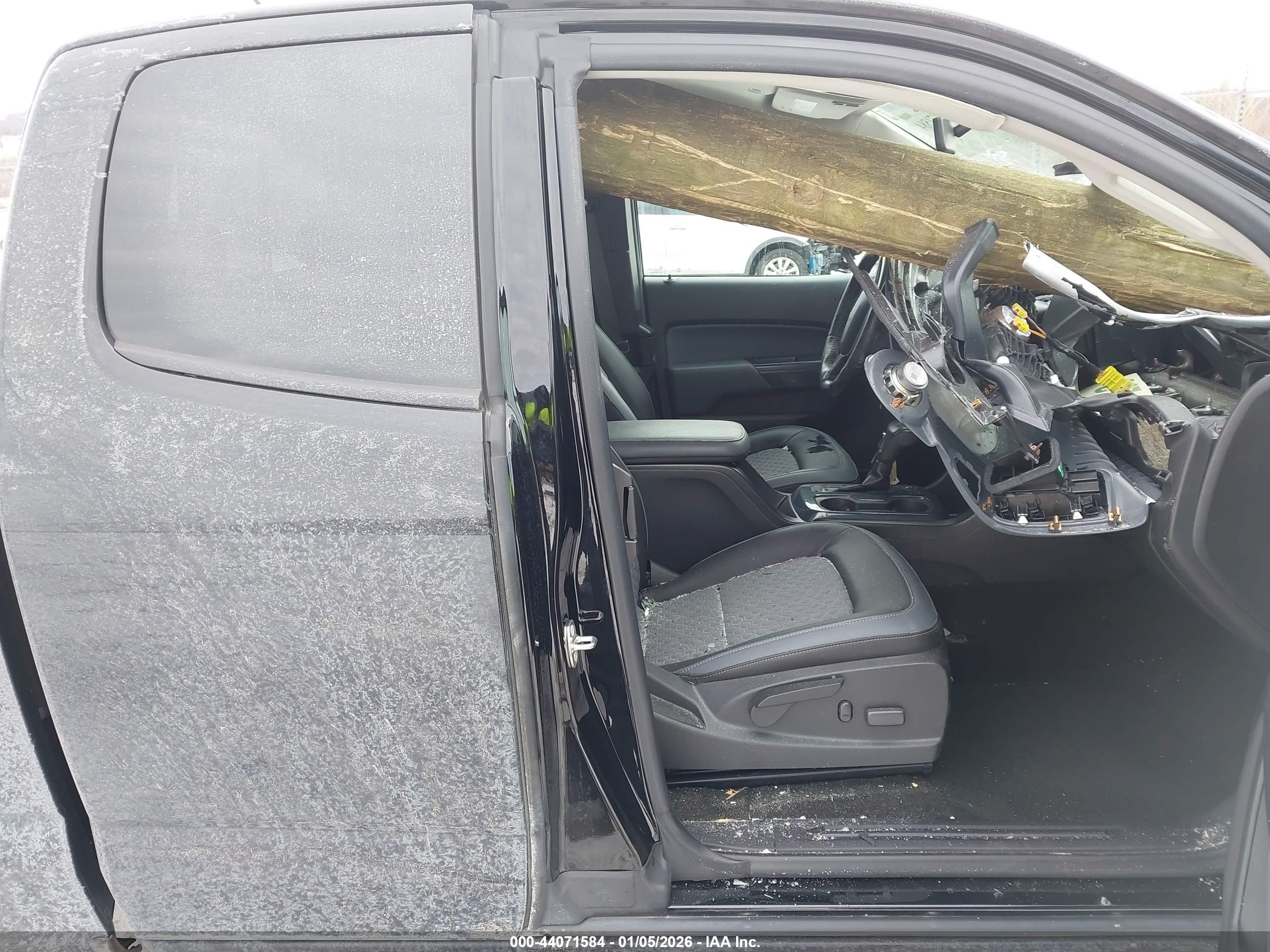 CHEVROLET COLORADO image 5