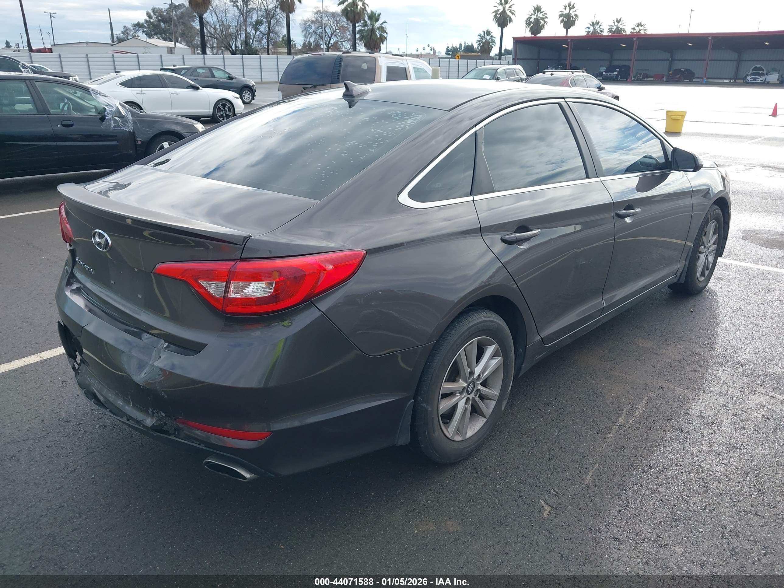 HYUNDAI SONATA image 4