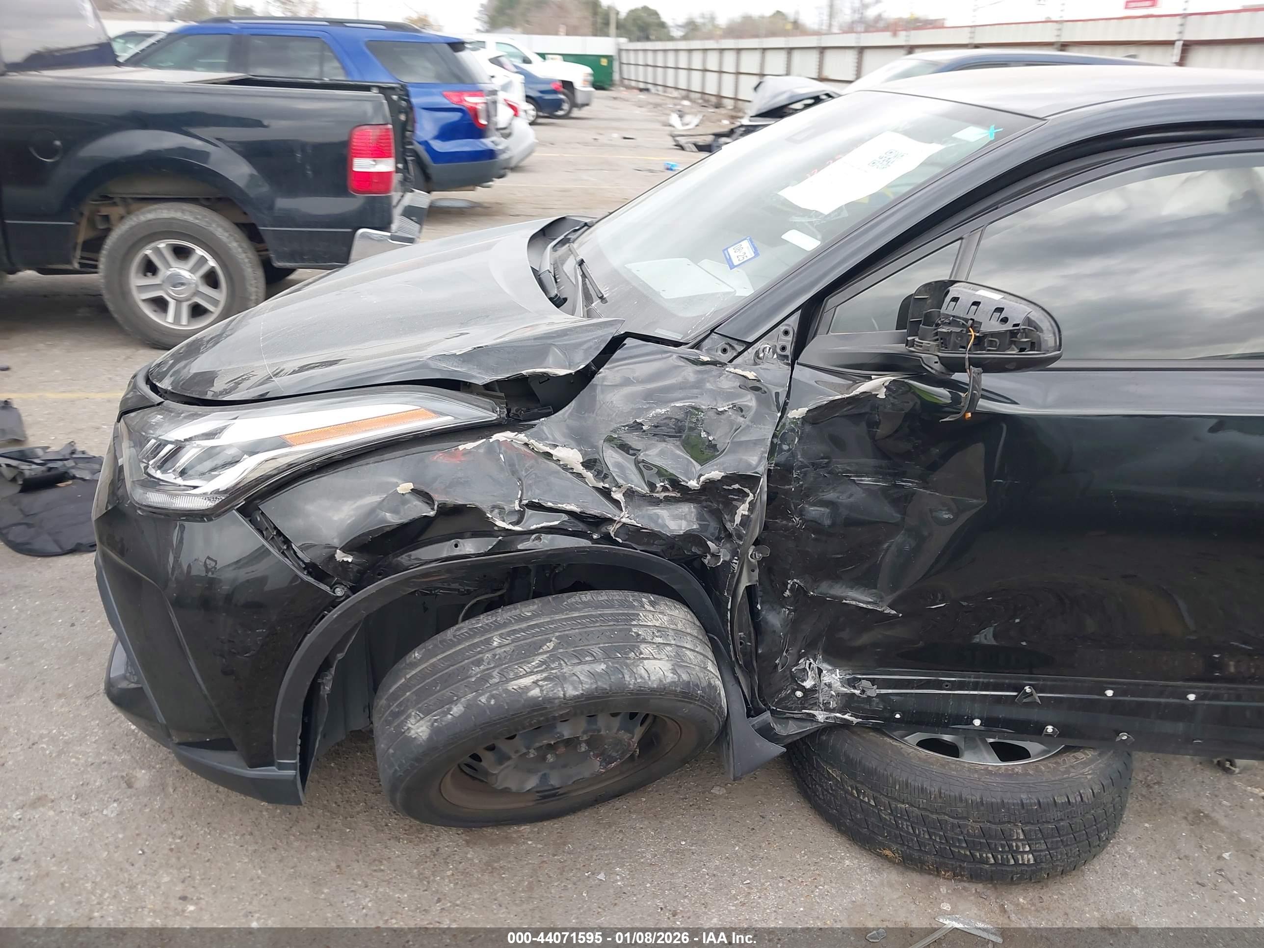 TOYOTA C-HR image 6
